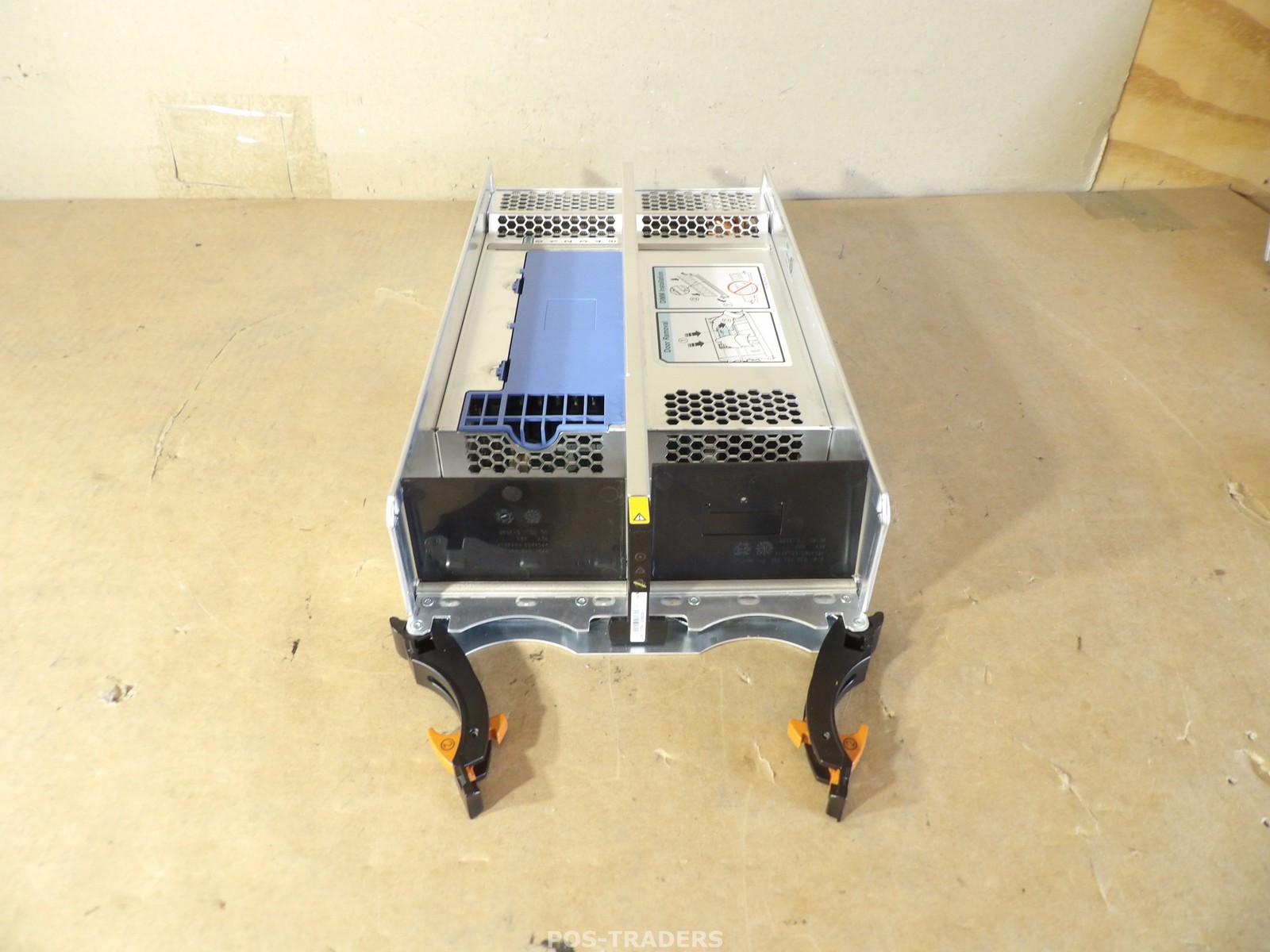 EMC Storage Processor Data Module 110-113-436B-01 - INCL 6X 8GB 100-562-479