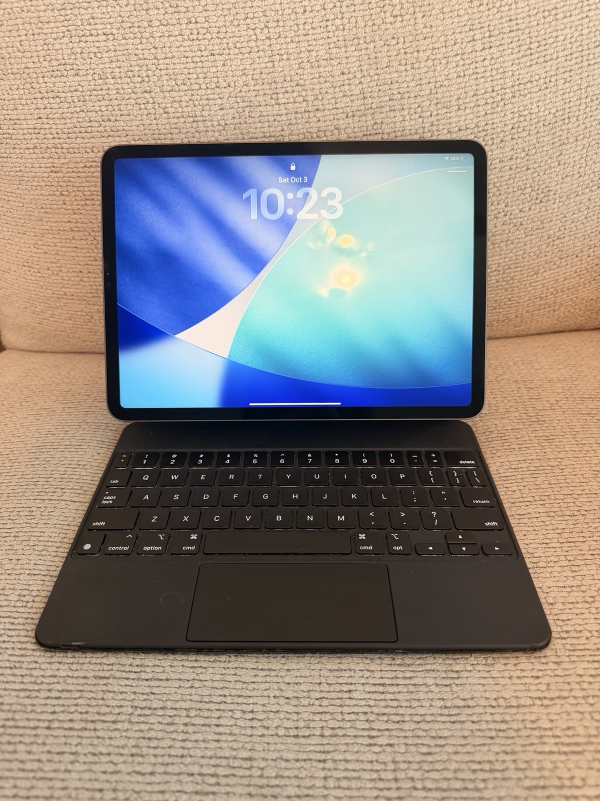 Apple iPad Pro 11" 3rd Gen 128GB Gray bundled with magic keyboard hard case