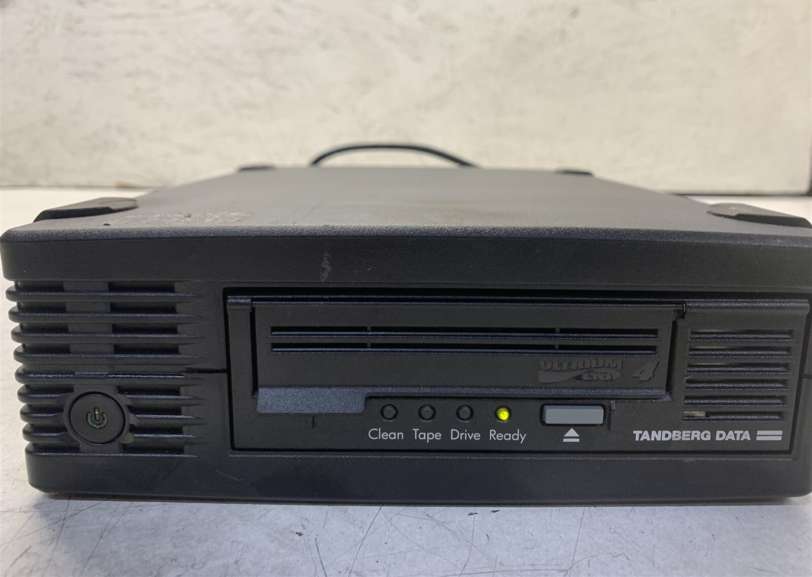 TANDBERG DATA BRSLA-0704-AC EXTERNAL TAPE DRIVE