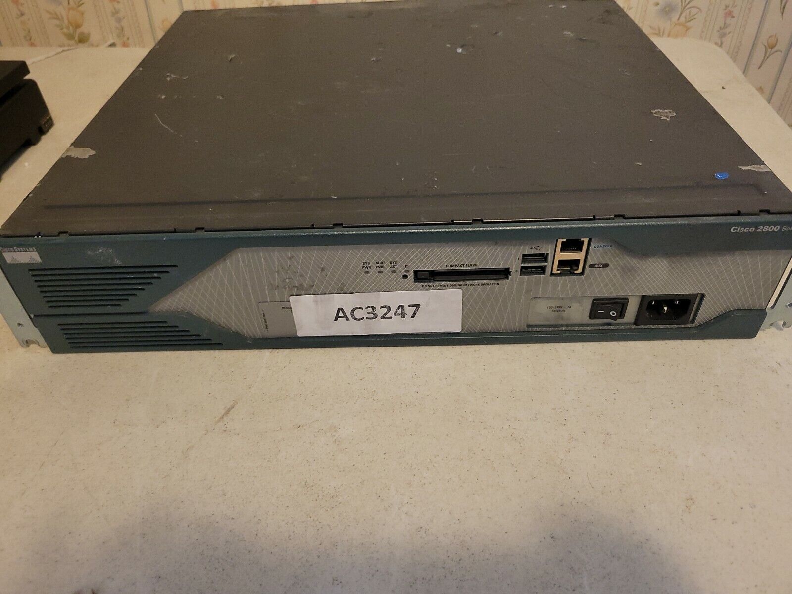 Cisco 2821 2-Port Gigabit Wired Router (CISCO2821) /w 2x hwic 4t1/e1 module 2800