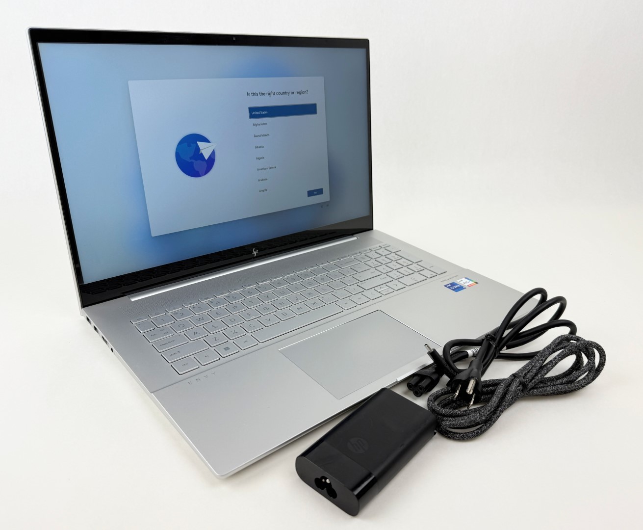 HP Envy 17-cr0013dx 17.3" FHD Touch i7-1260P 12GB 512GB SSD W11H
