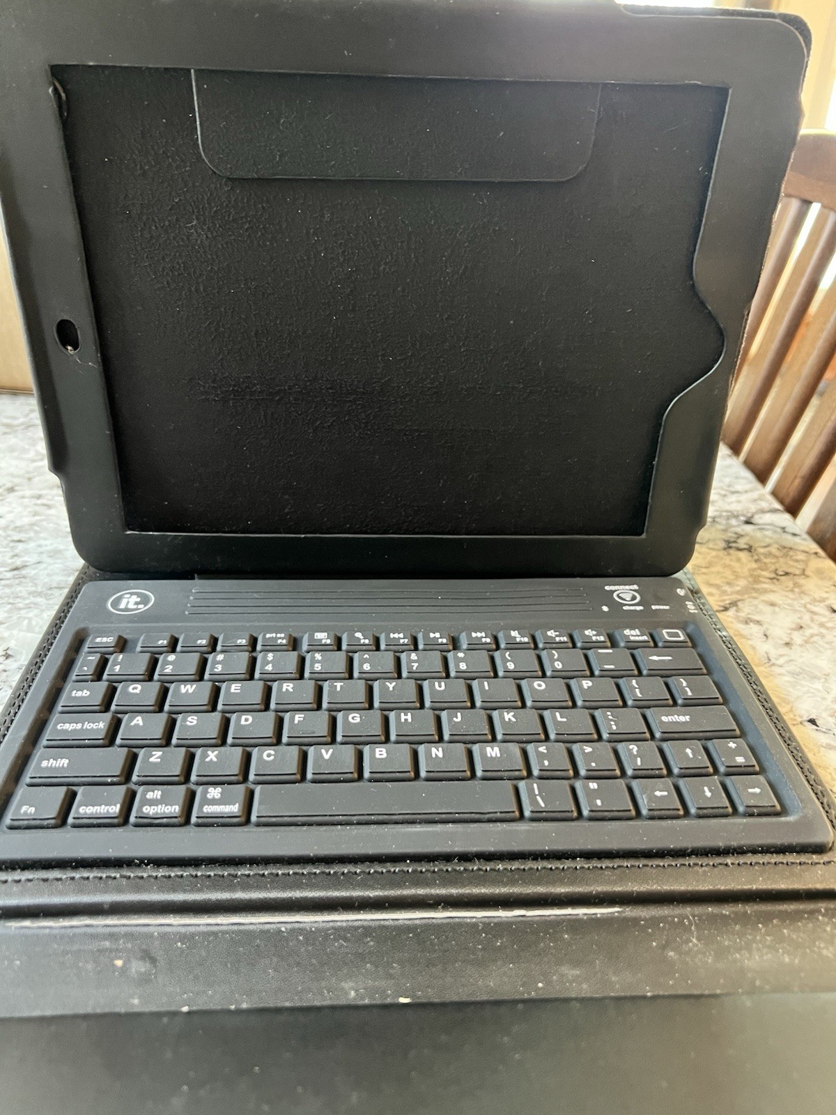 Innovative Technology ITIP-4000 Bluetooth Keyboard Case iPad Black