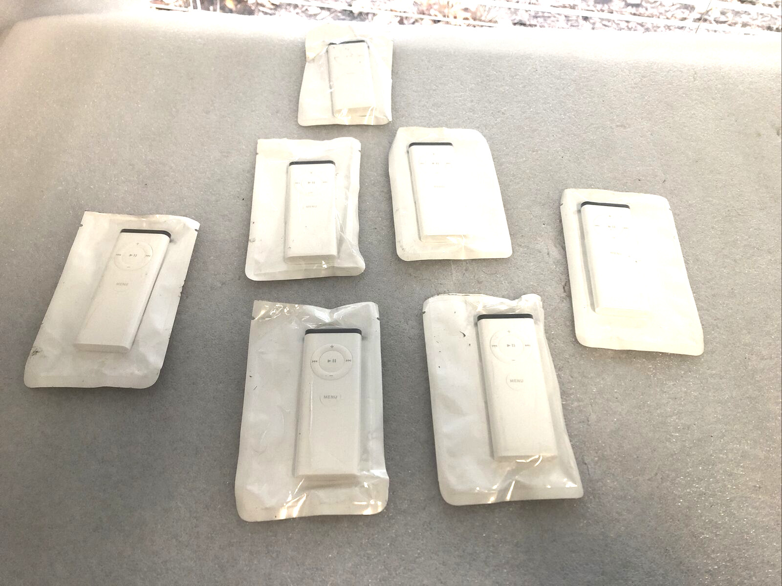 LOT OF 7X GENUINE APPLE REMOTE CONTROL 2086** NEW **