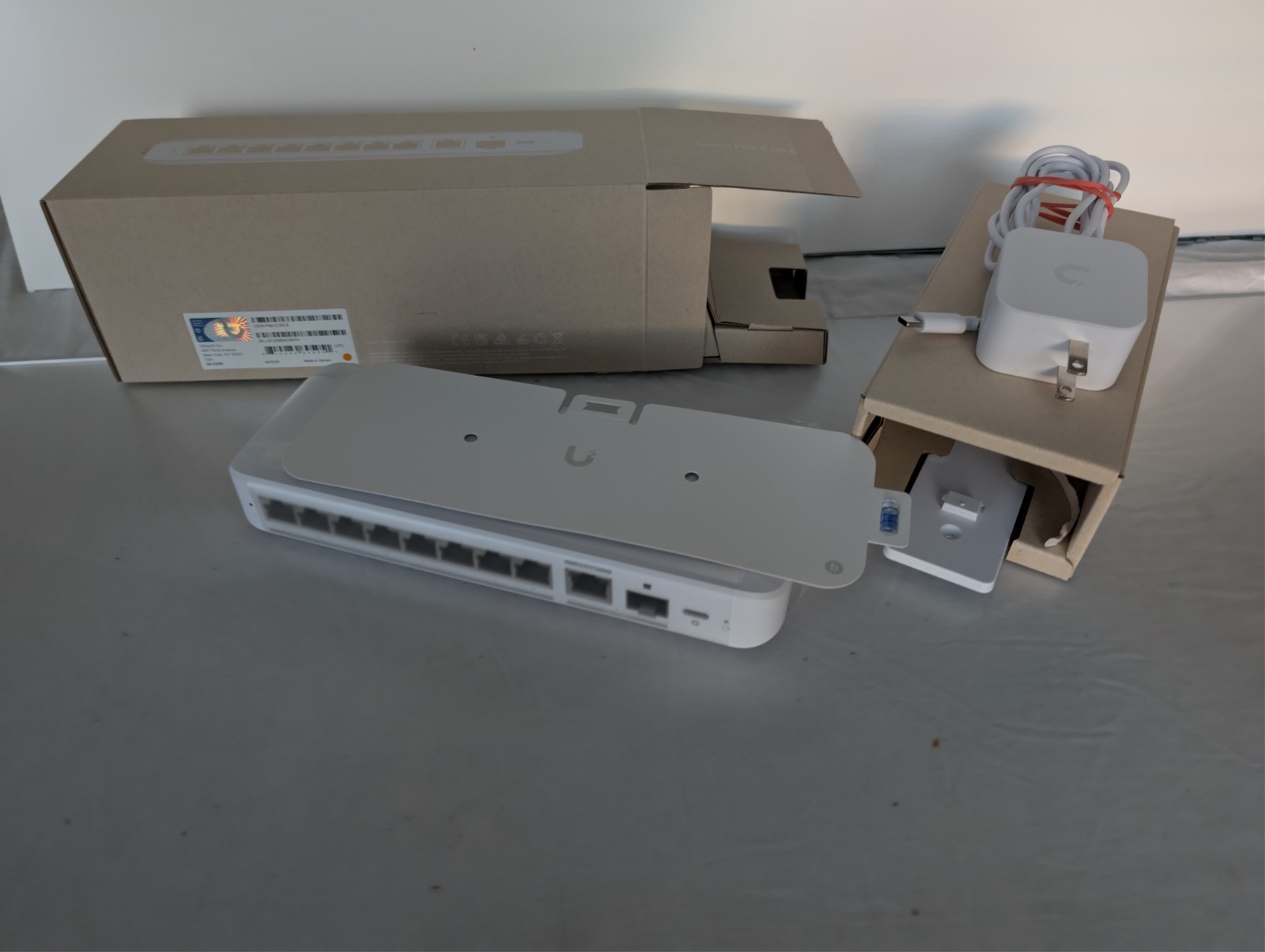 Ubiquiti UniFi USW-Flex-2.5G-8 8-Port 2.5GbE Managed Switch RJ-45 USB-C