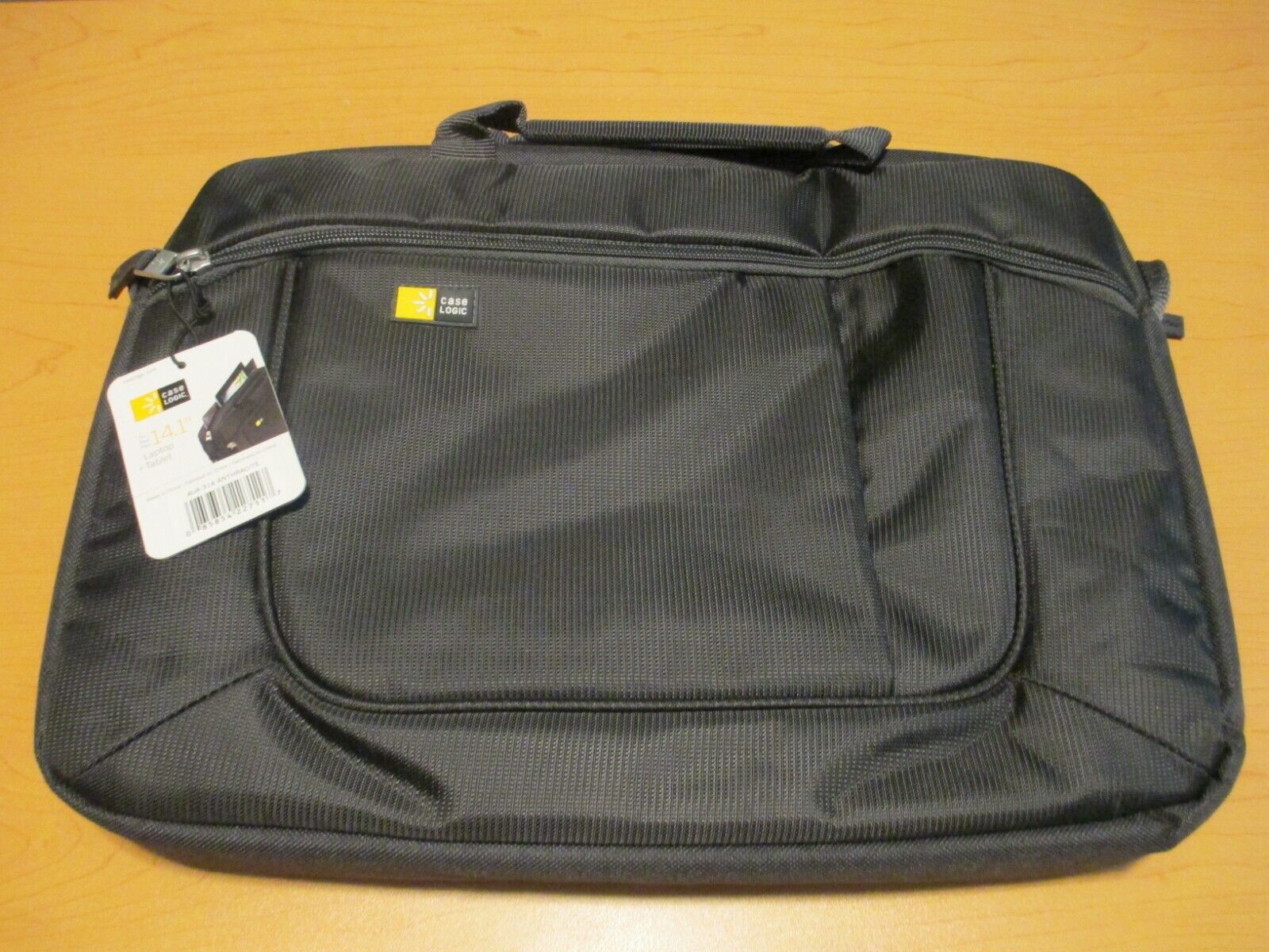 New 14.1 Case Logic Laptop/Tablet Bag