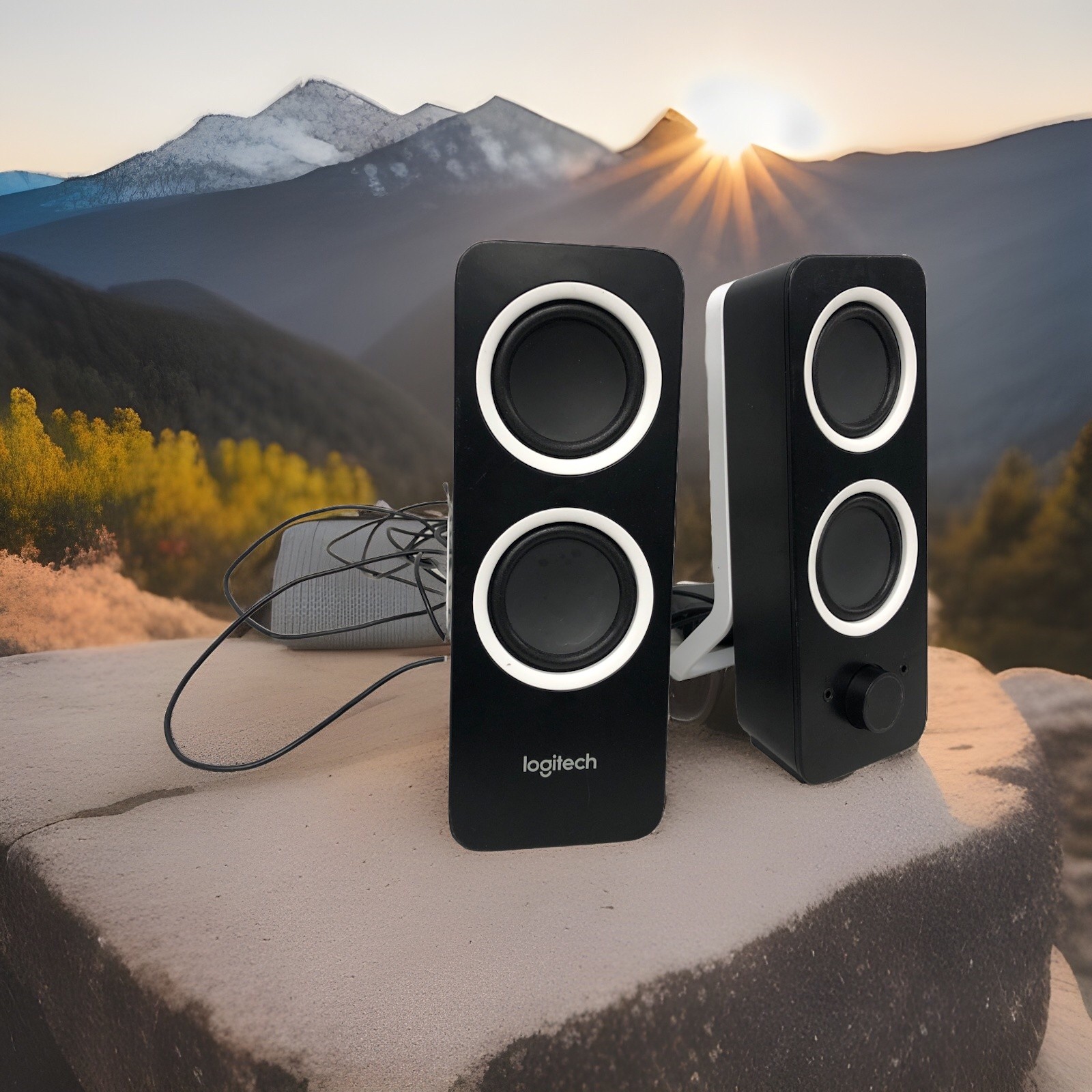 Logitech Z200 2.0 Stereo Multimedia Speakers 3.5mm Connection - Black