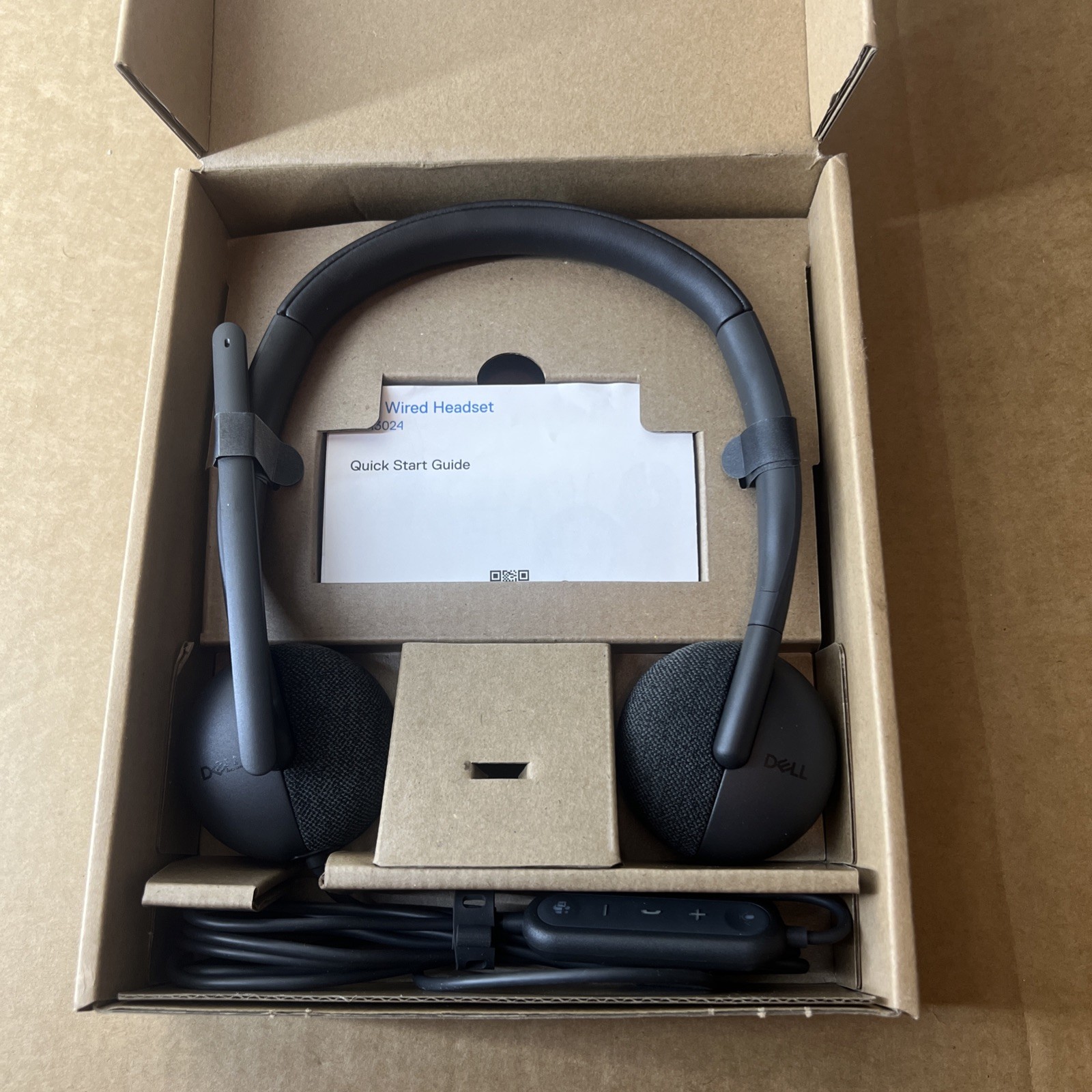 New Dell WH3024 Wired Headset with Built-in Microphone