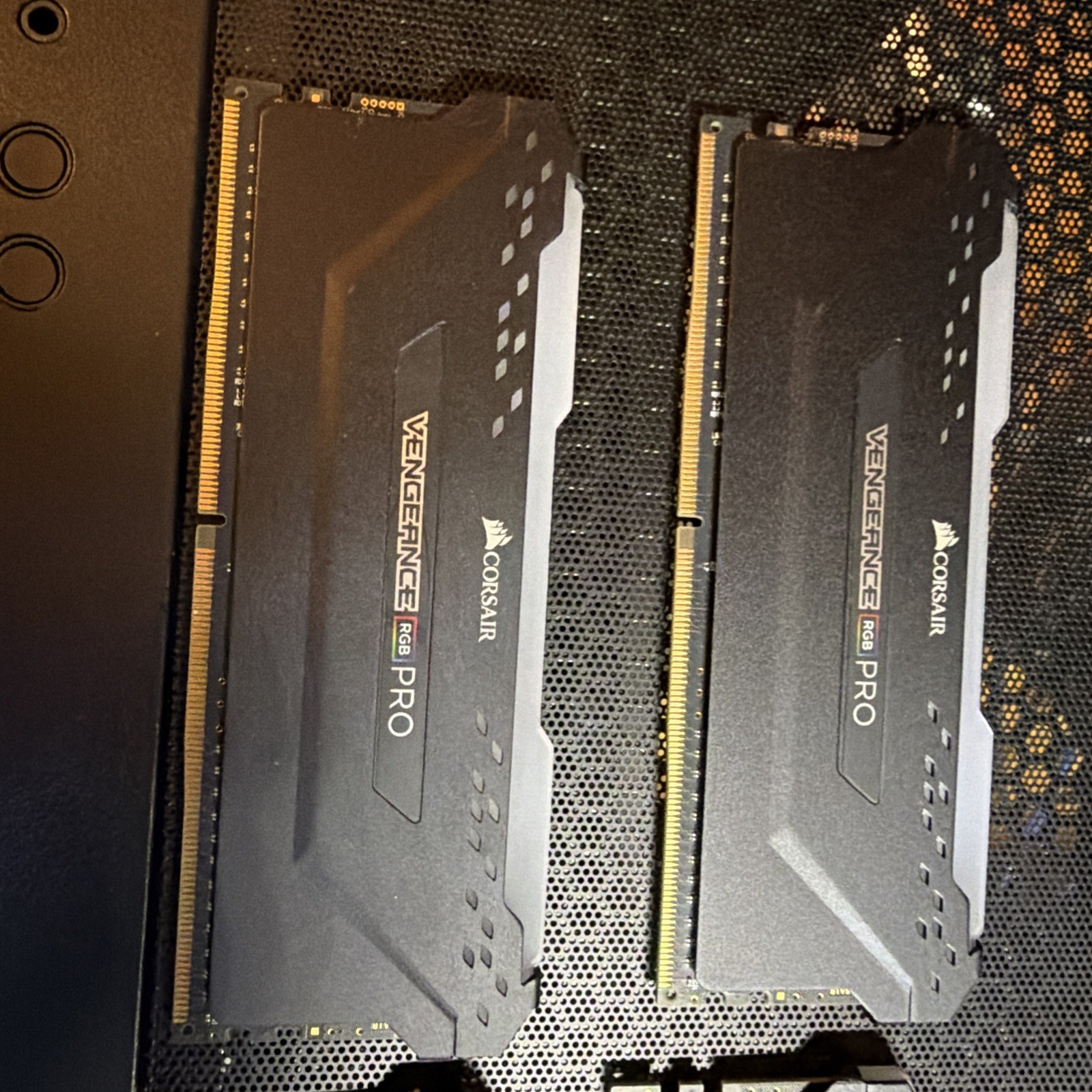 Corsair CMW16GX4M2C3200C16 3200 MHz RGB 8GB DDR4 SDRAM - Black (price for 1 unit