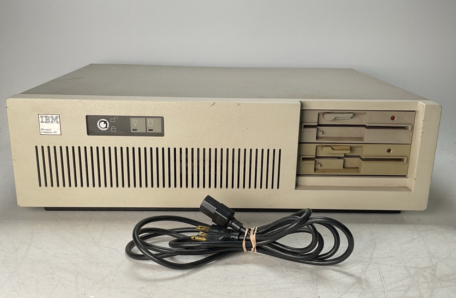 Vintage IBM PC AT 5170 Personal Computer Store Controller 1986 - UNTESTED