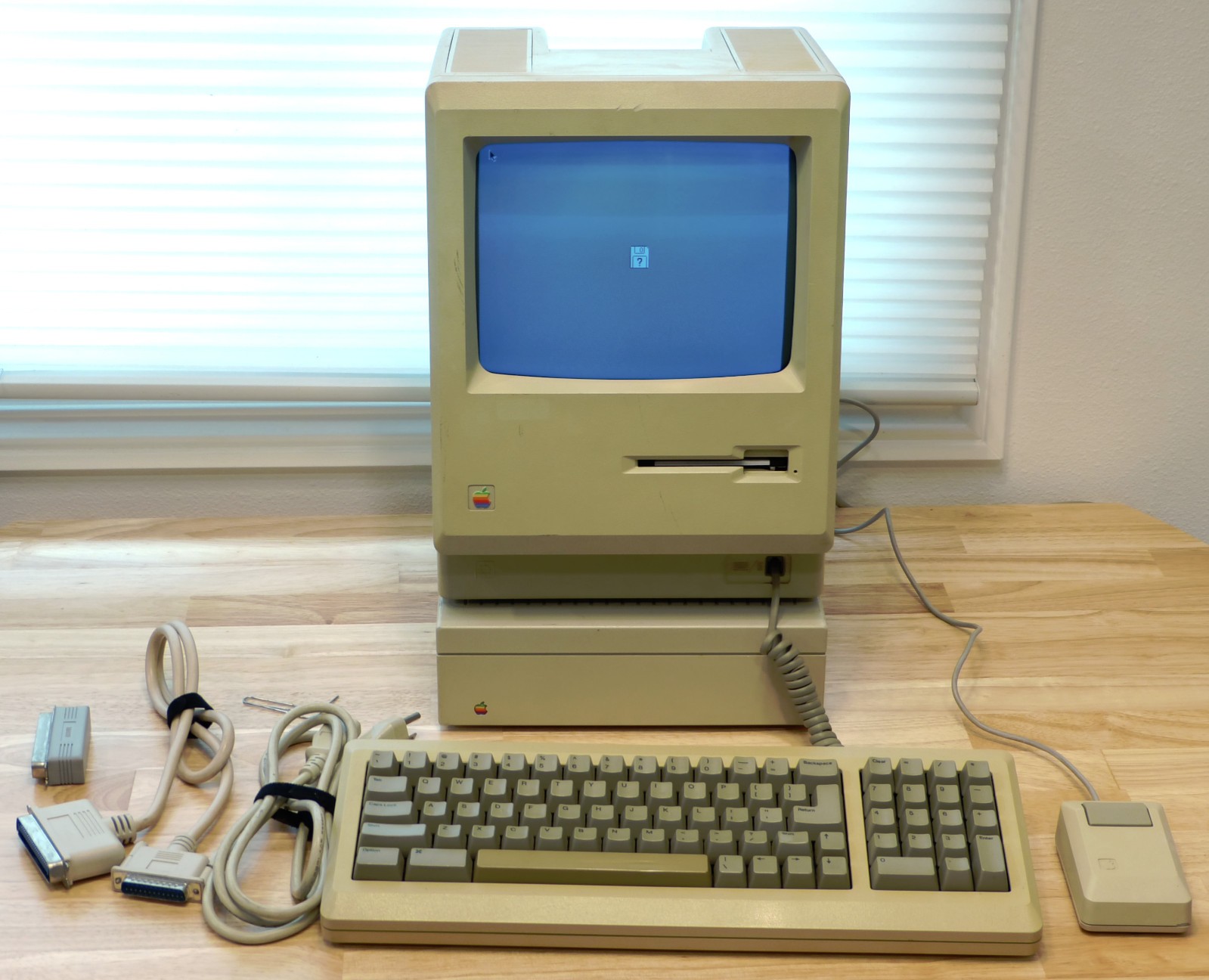 Apple Macintosh Plus 1MB Computer, Apple Hard Disk 20SC, Keyboard, Mouse