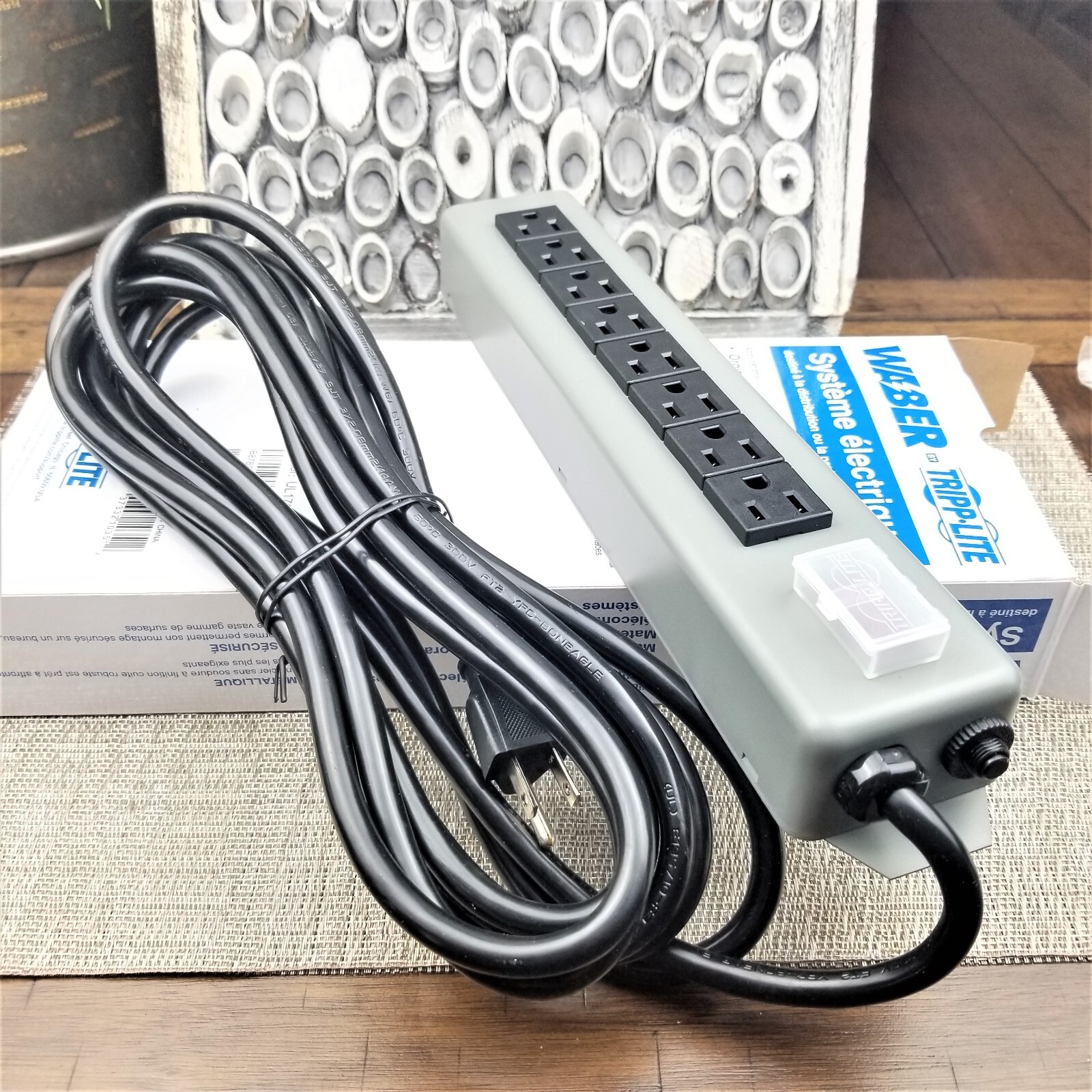 Waber Tripp Lite Model UL17CB-15 9 Outlet Industrial Lab Power Protection Strip