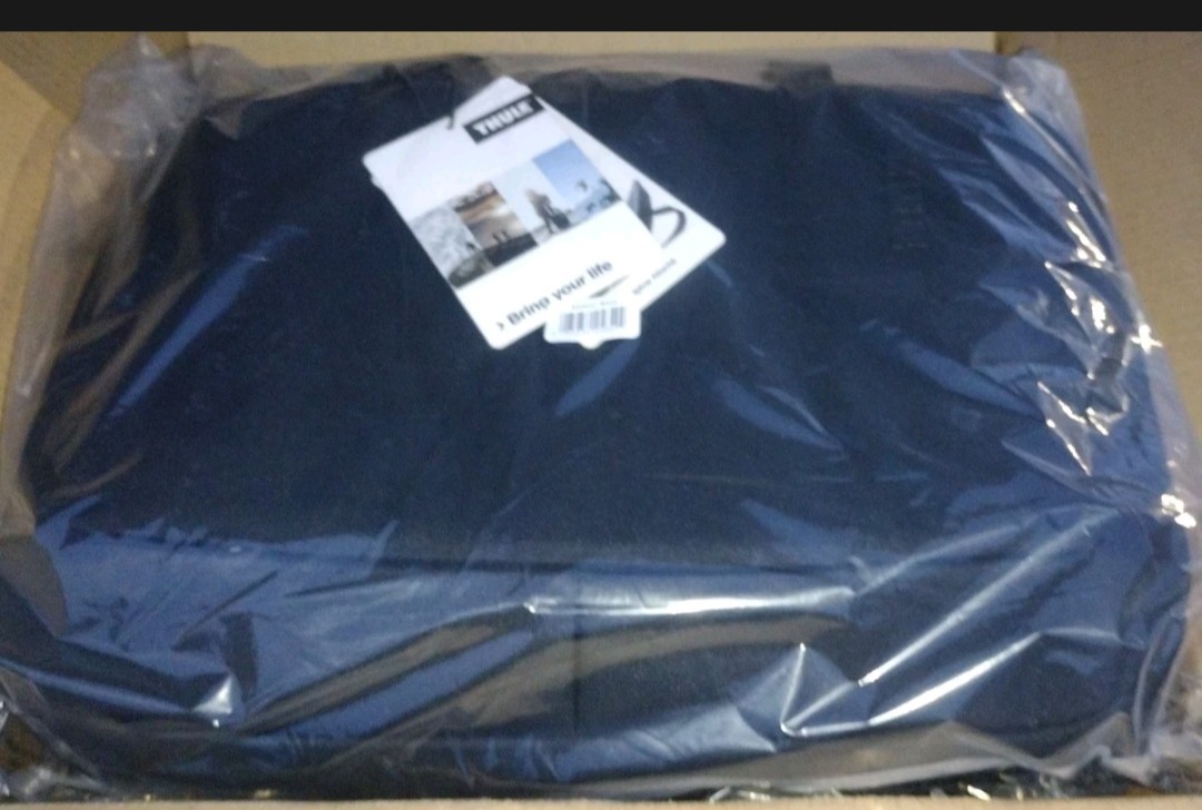 THULE 14" Laptop & Tablet Attache Black Travel Bag with Strap - New Sealed...