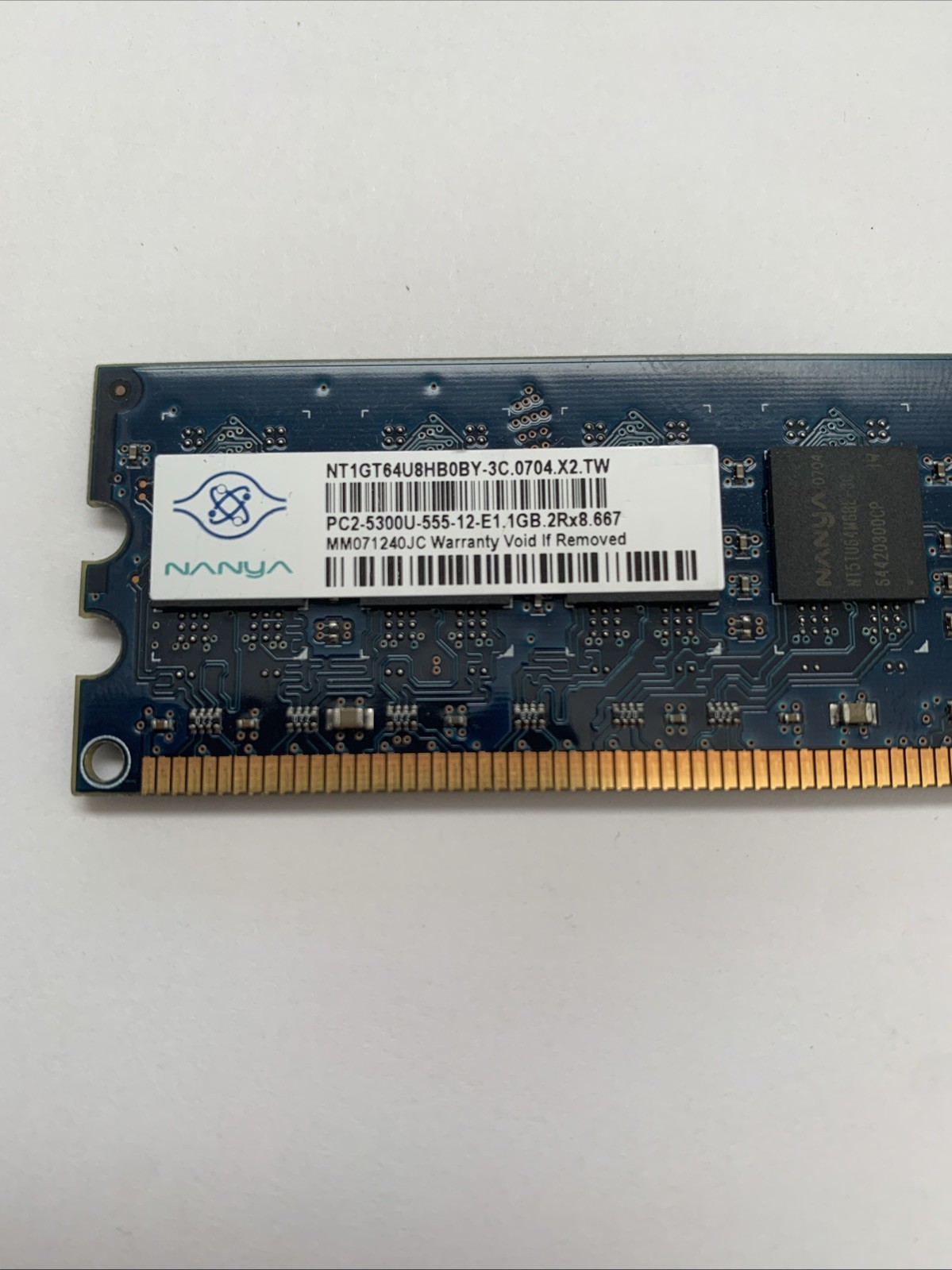 Nanya NT1GT64U8HB0BY-3C.0726.X2.TW DDR2-667 1Gb 2Rx8 PC2-5300U-555-12-E1