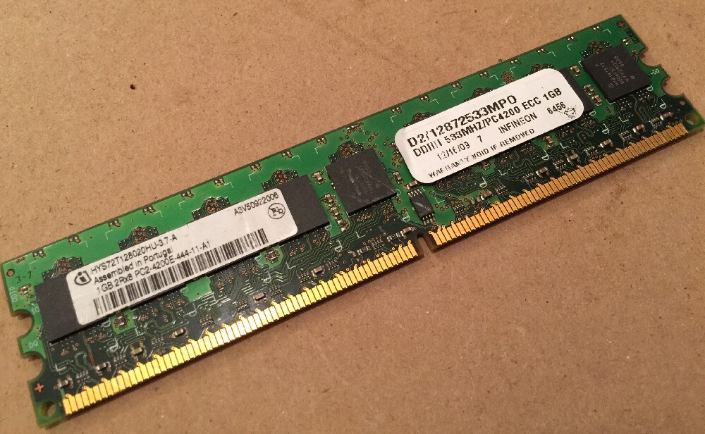 Infineon 1GB Memory PC2-4200E-444-11-A1 DDR2 - HYS72T128020HU-3.7-A