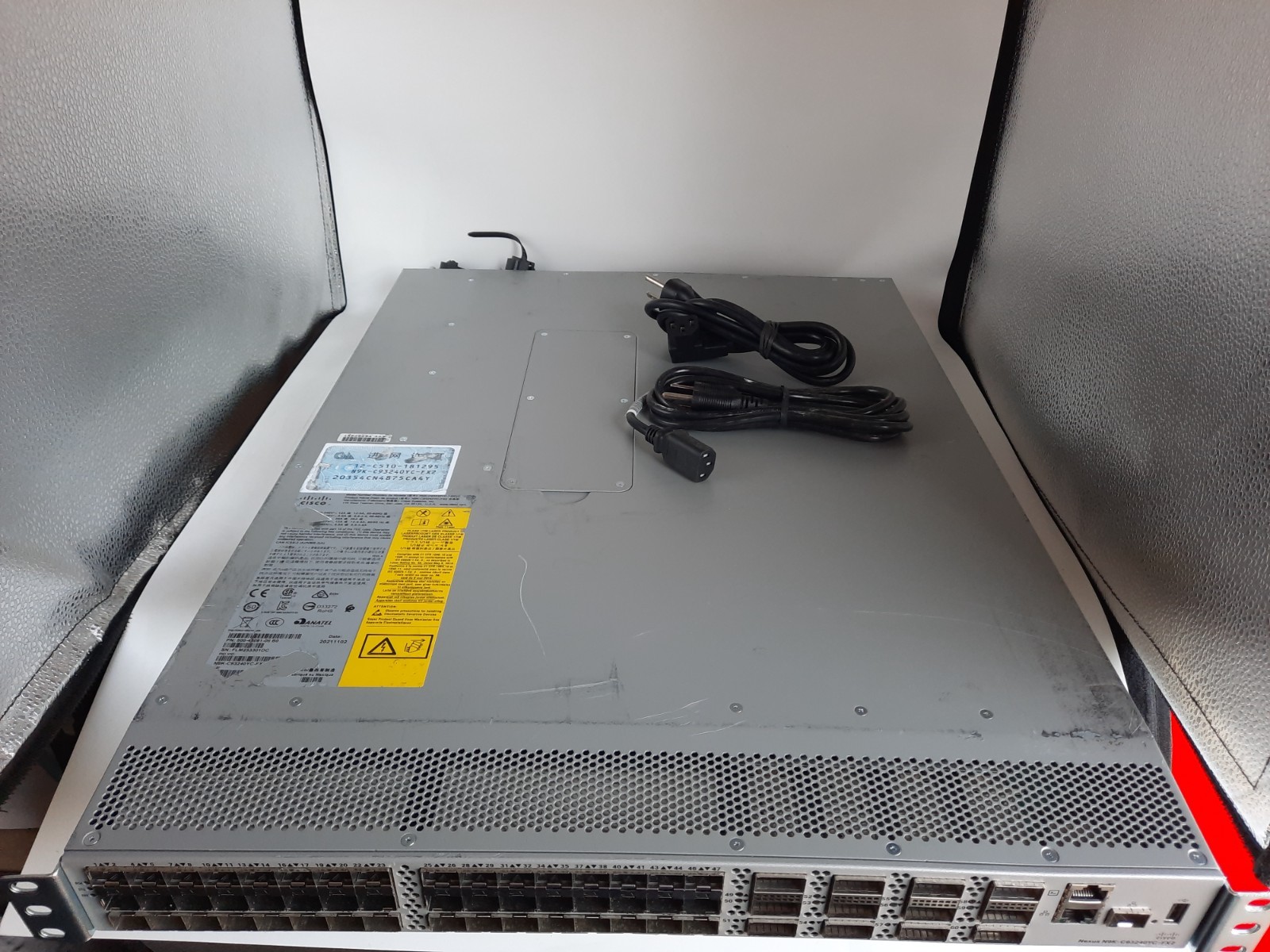 Cisco N9K-C93240YC-FX2 FRONT IS BENT With Power supplies & Power cords TESTED