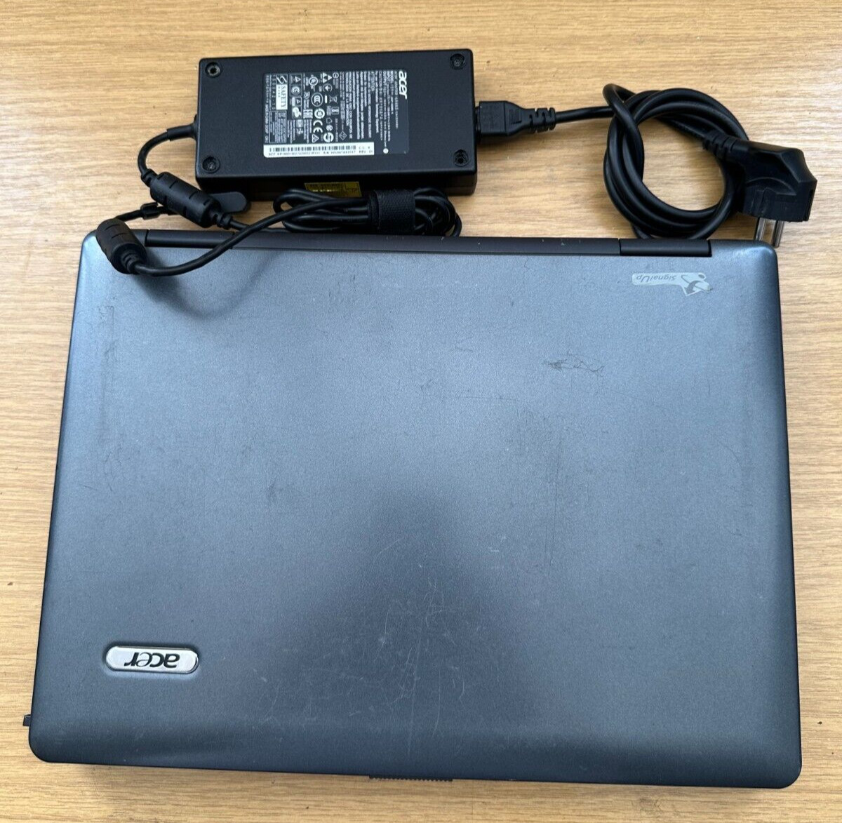 Acer Extensa 5220 @ 15.4 '' Intel Celeron 1.73GHz 80GB HDD 2GB RAM Laptop