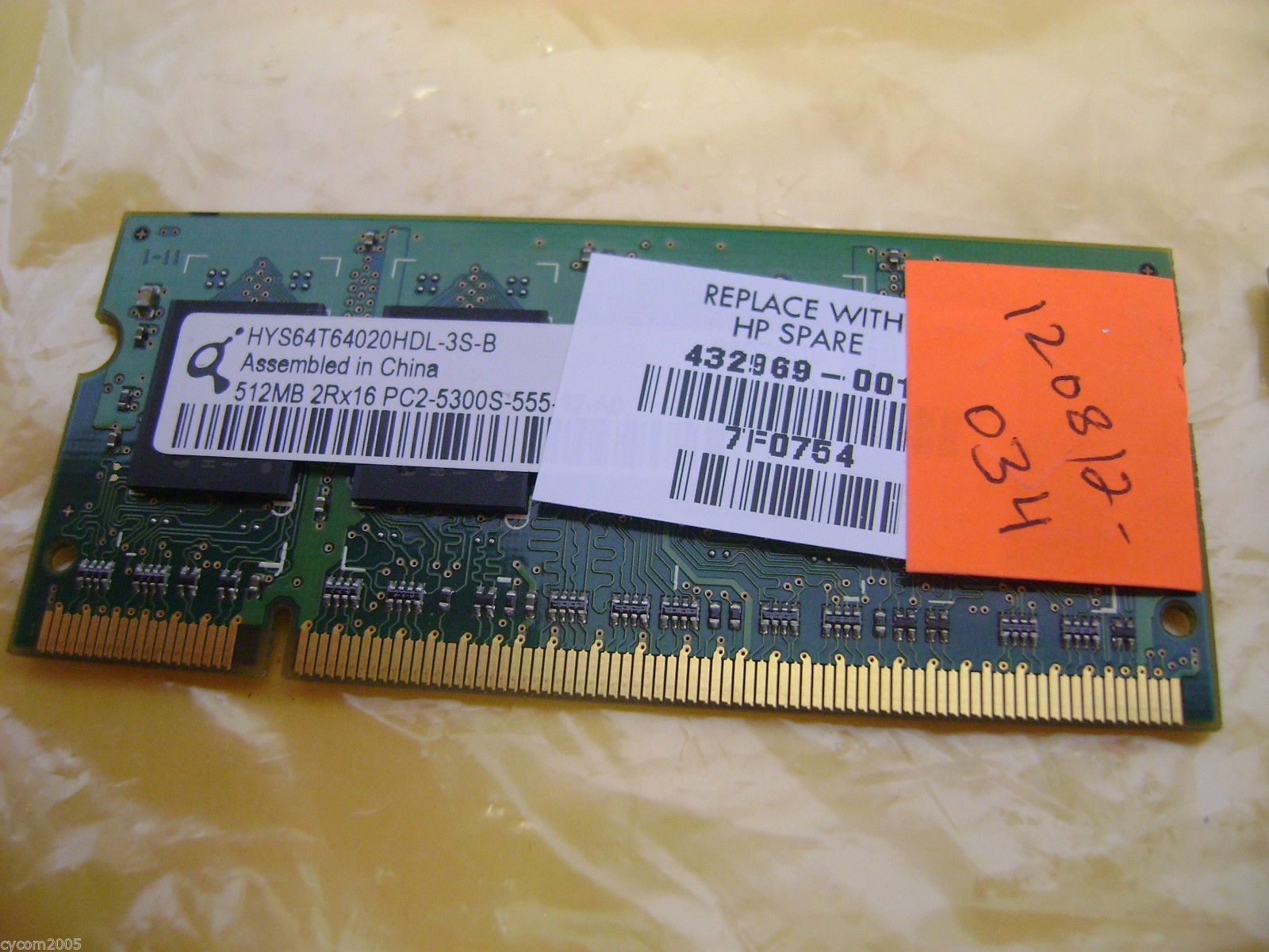 Qimonda 512MB  200p PC2-5300 CL5 8c 32x16 DDR2-667 SODIMM HYS64T64020HDL-3S-B