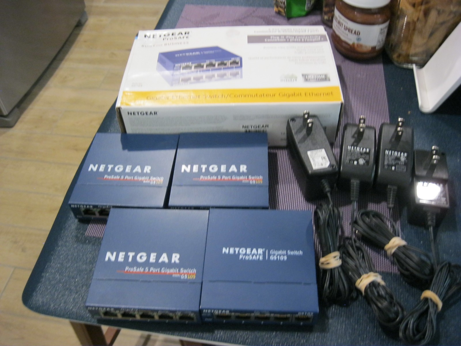 (Lot of 5) Netgear GS105 Prosafe 5 Port Gigabit Switch w/ ac Adapters 