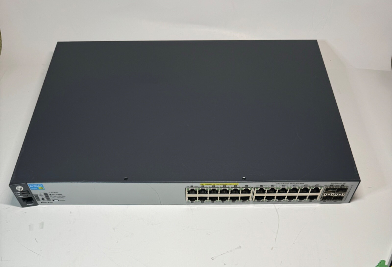 HP J9773A 2530-24G PoE+ 24-Port Gigabit Ethernet Switch