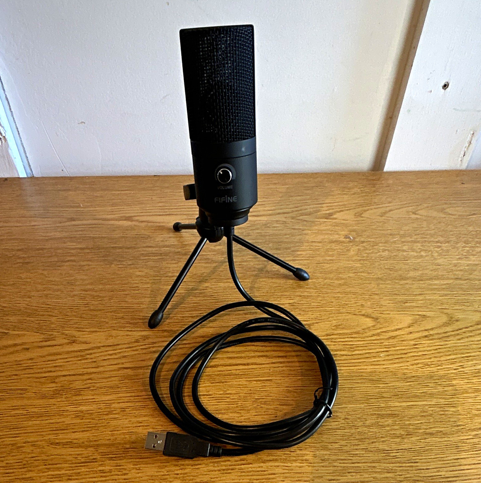 FIFINE  K669B Condenser USB Freestanding Microphone w/ Tripod & Volume Control