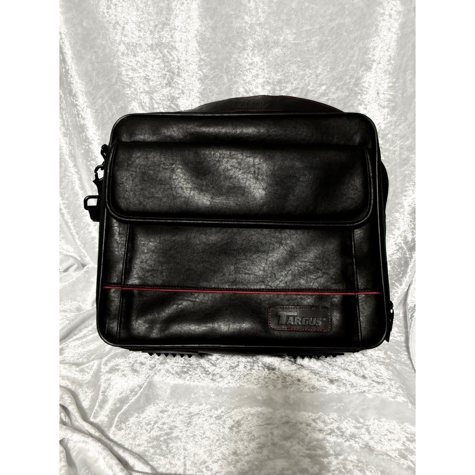 Targus Black Leather Laptop Messenger Bag Red Stitching Tech Case Carry Strap