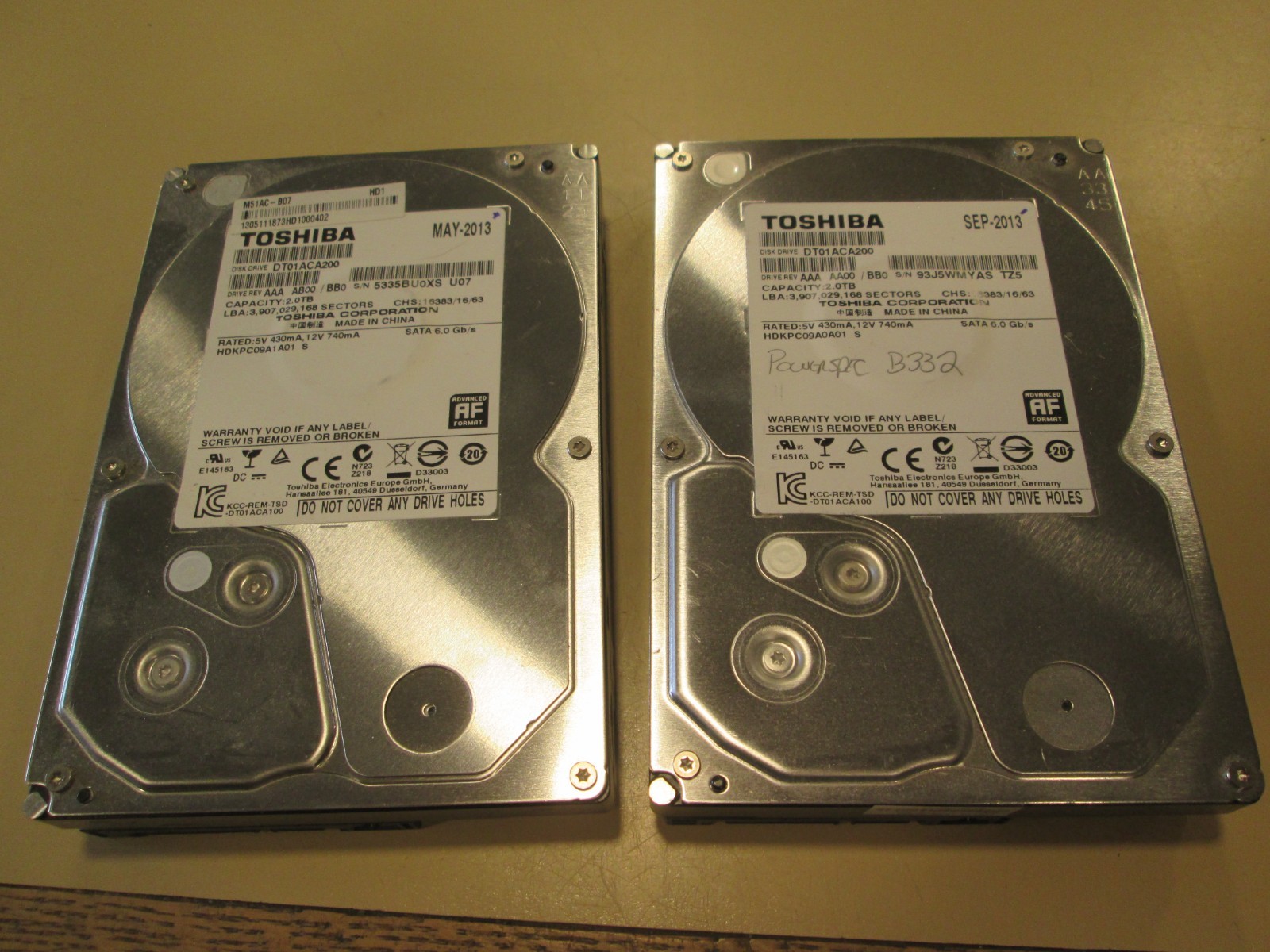 Lot of 2 Toshiba DT01ACA200 2 TB 3.5" SATA III 3.5 in Desktop Hard Drive