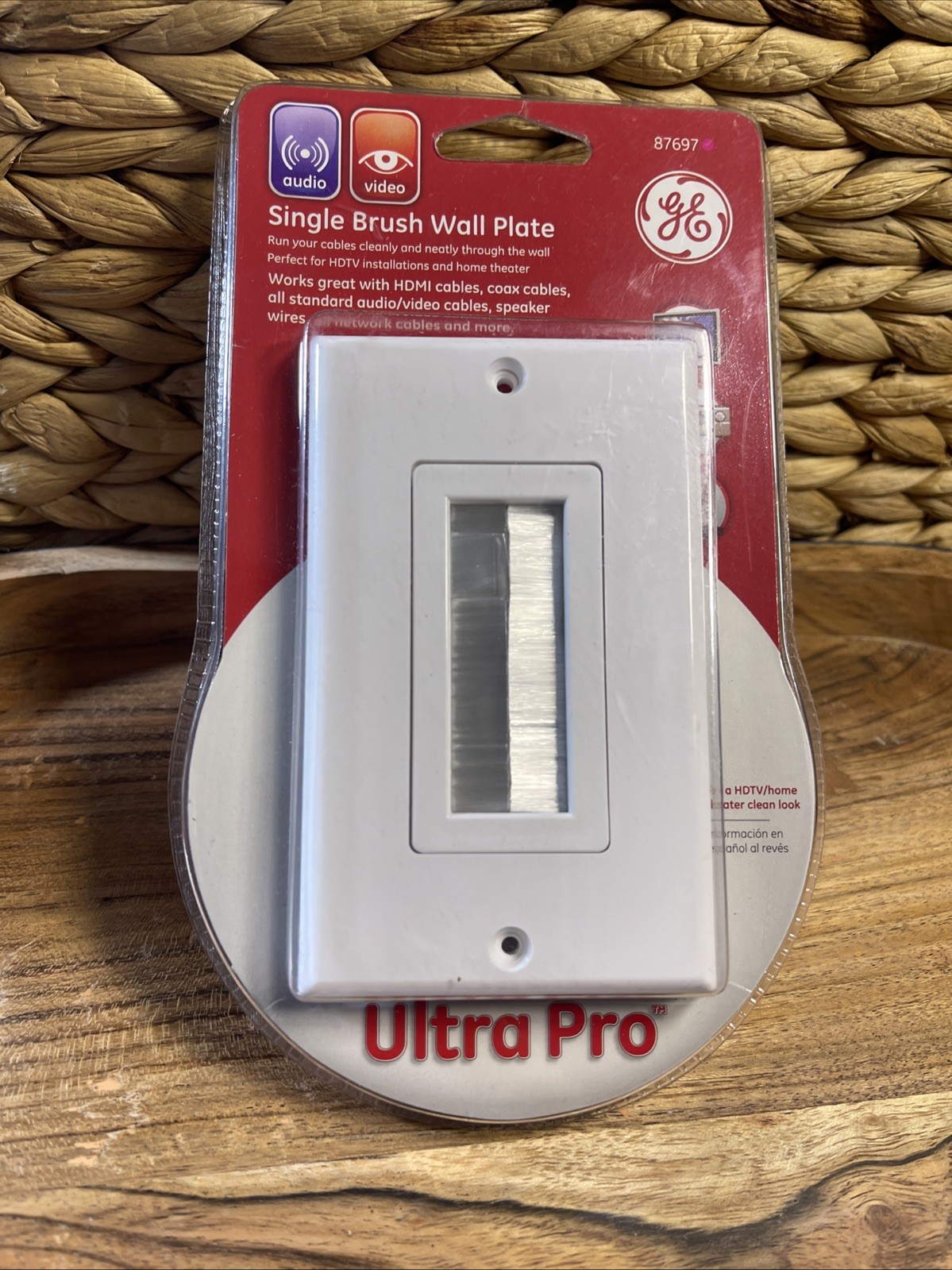 GE Ultra Pro Single Brush Wall Plate Model 87697 White