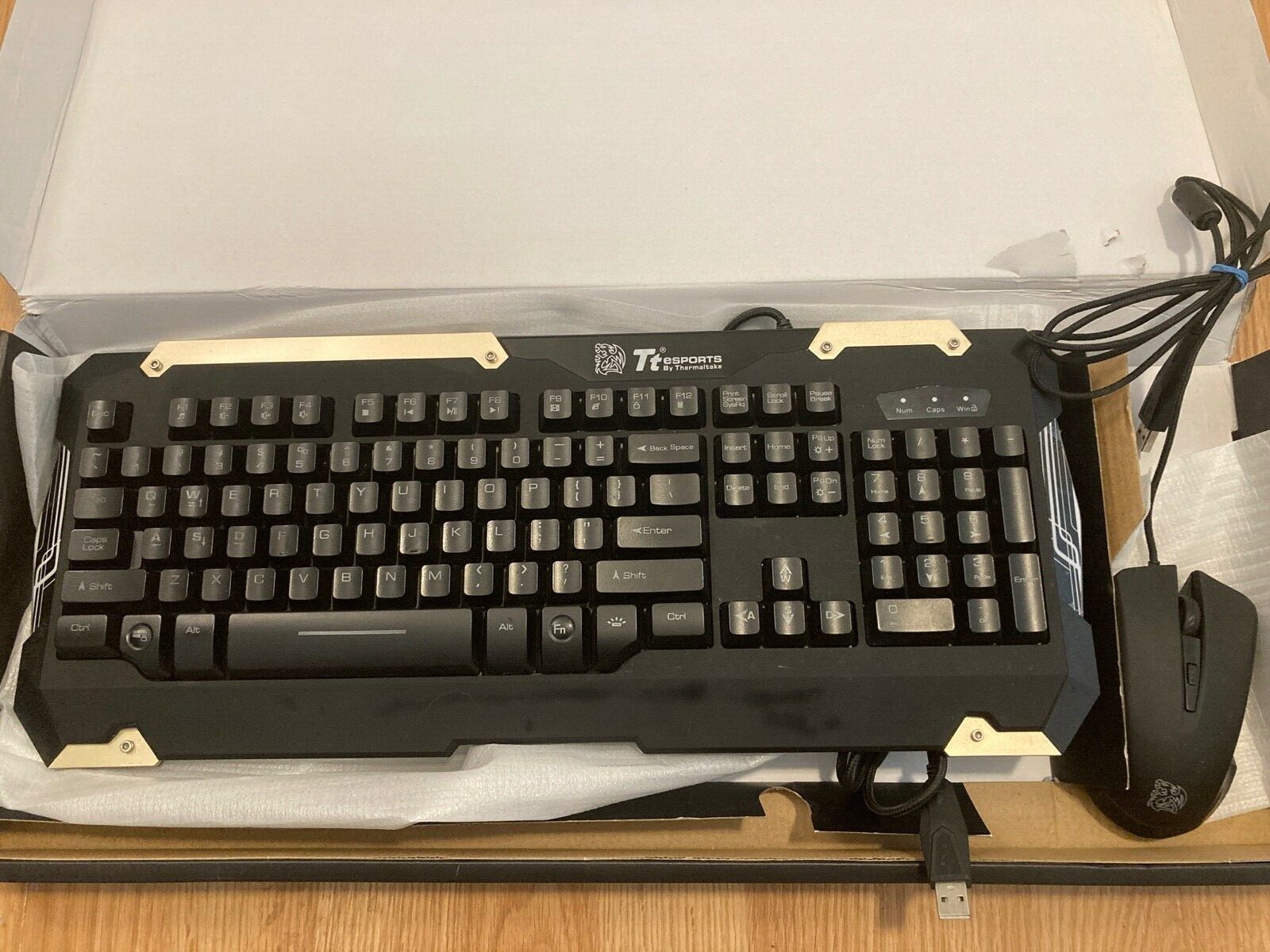 Tt esports Bundle By Thermaltake - Keyboard (KB-CMC-PLBL) And Mouse