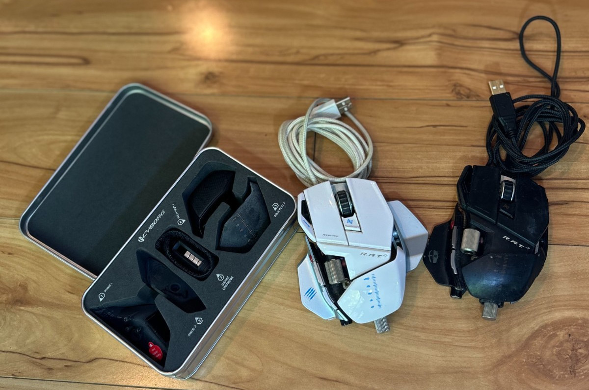 Mad Catz R.A.T.7 Gaming Mouse Lot of 2 & Cyborg Case With Extra Parts