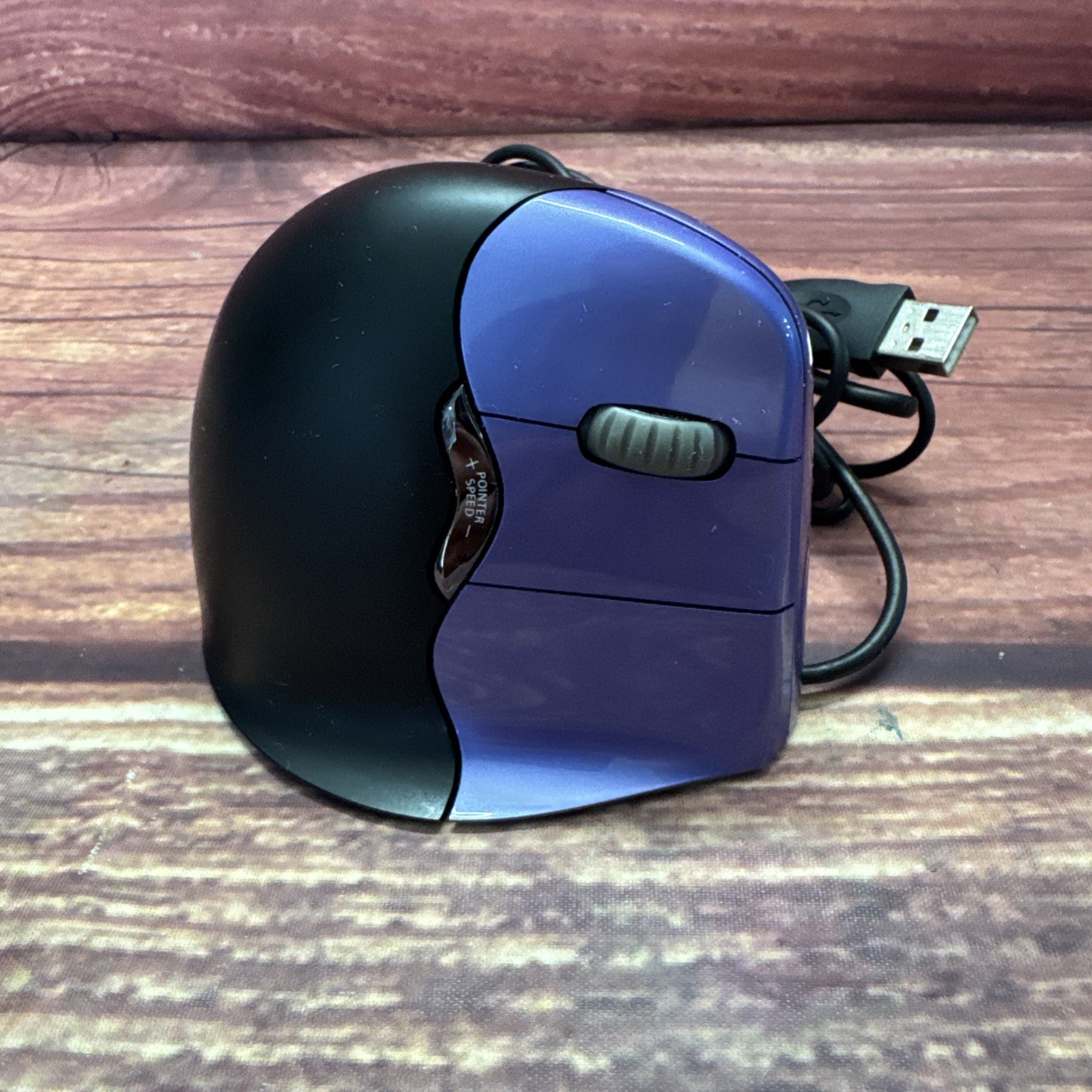 Evoluent VerticalMouse 4 Small VM4S Ergonomic Wired USB Mouse - Right Handed