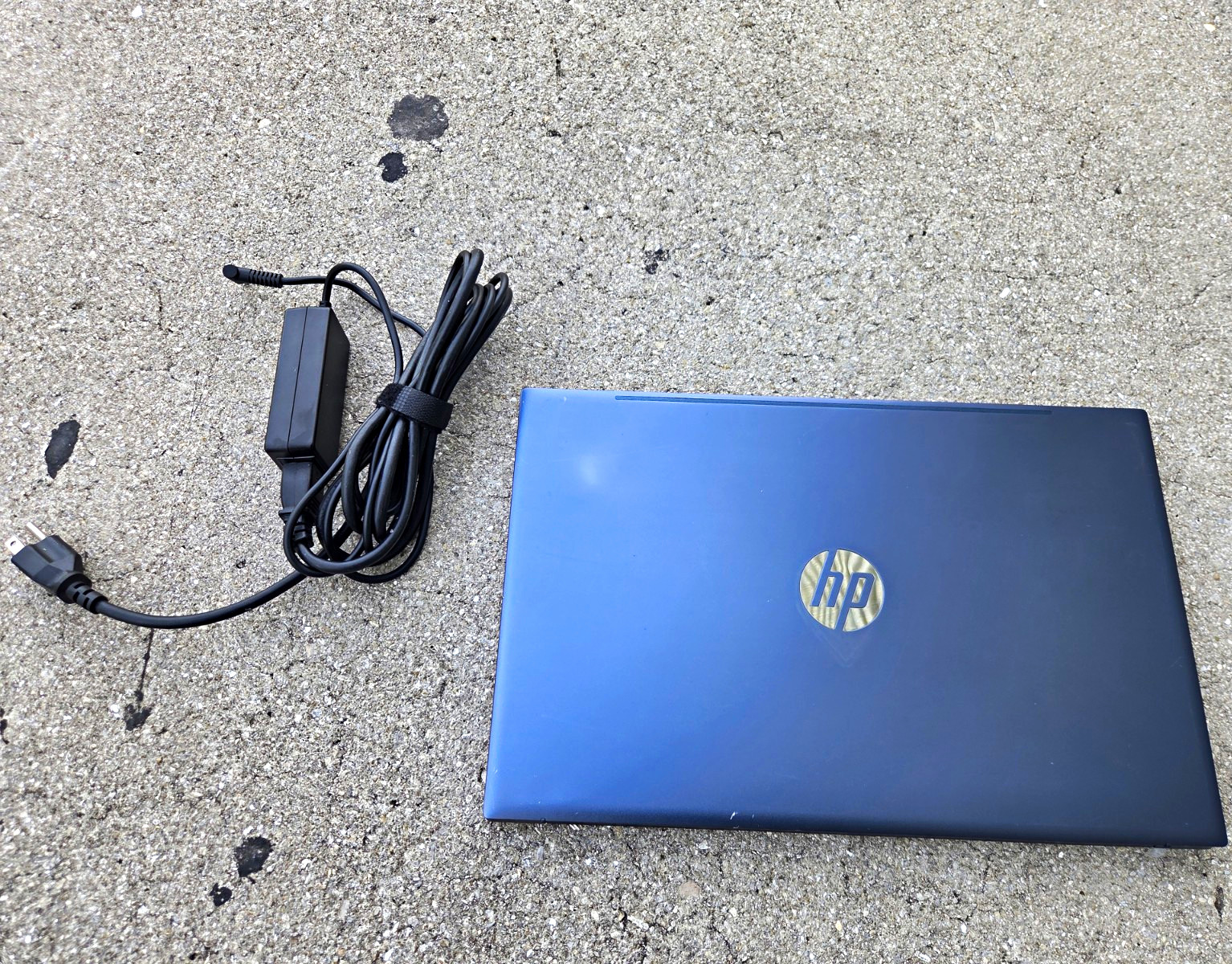 HP Pavilion 15.6in Ryzen 5 AMD Radeon Graphics Blue Laptop Windows 11 Charger