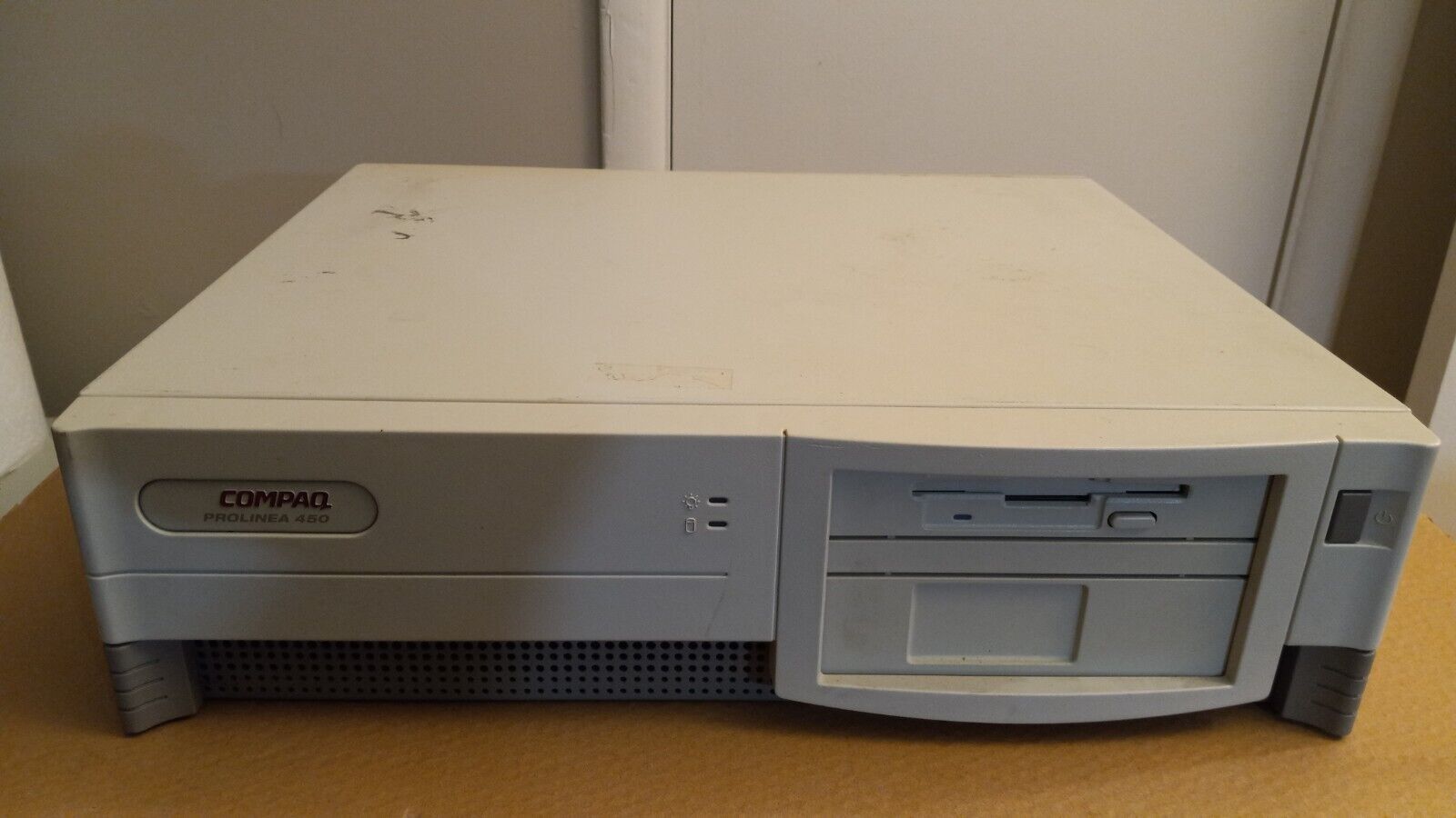 Vintage Retro Compaq Prolinea 450 Intel i486 Desktop Computer PC - Boots to BIOS