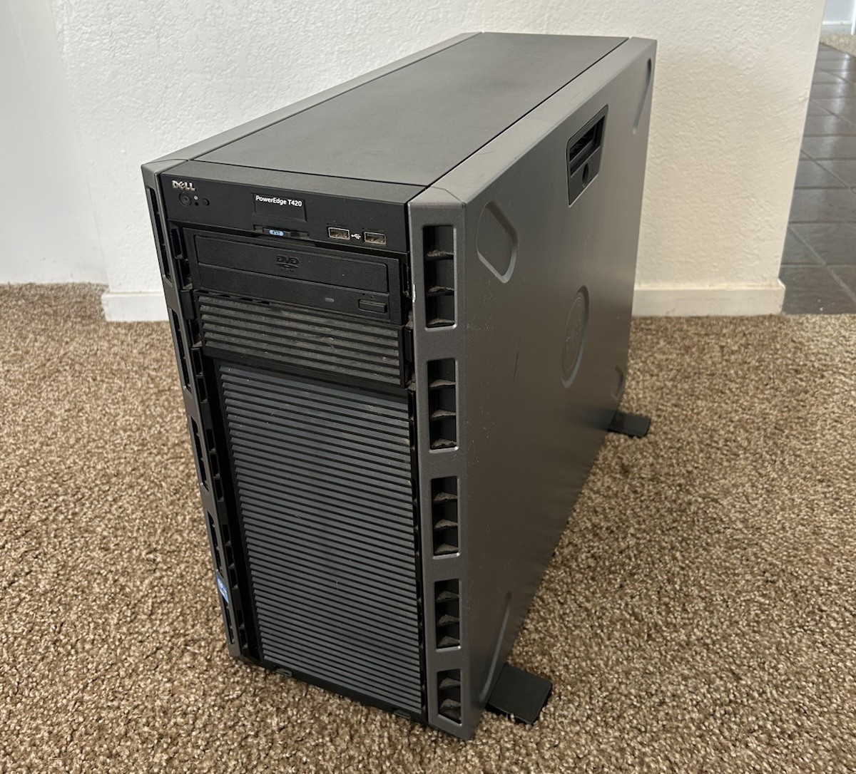 Dell PowerEdge T420 Intel Xeon E5-2420 v2 @2.20GHz 32GB RAM/ No HDD