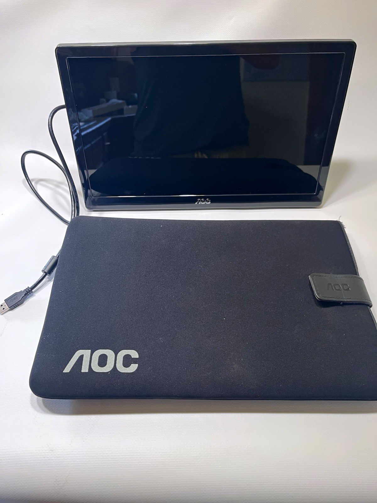 AOC E1659FWU 15.6" Portable LED Monitor 1366x768 USB 3.0 Black