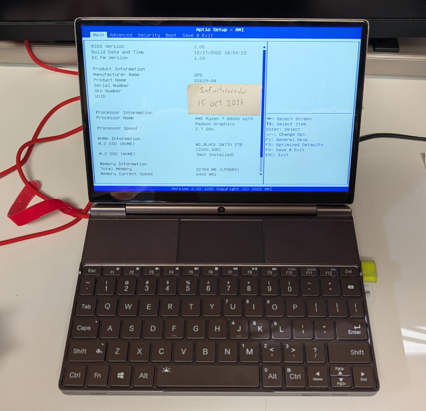 GPD WIN Max 2 10.1" AMD Ryzen 7 6800U 32GB RAM 2TB SSD Windows 11 Handheld PC