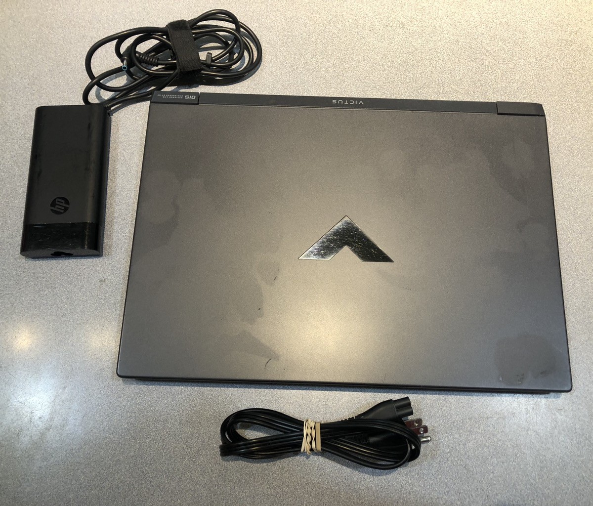 HP 15-FB0015NR Victus 15.6" Gaming Laptop 8GB/1TB Gray (CLN074994)