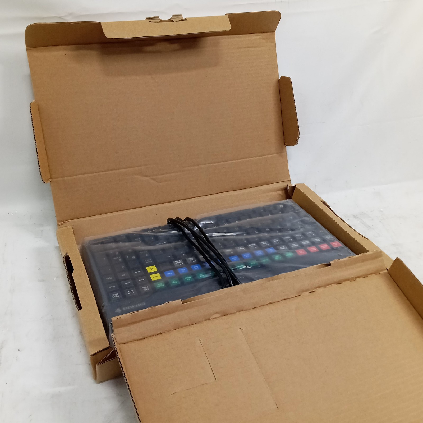 NEW OPEN BOX Cherry SPOS G86-61400EUADA-/00 USB Multifunction 135 Key Keyboard