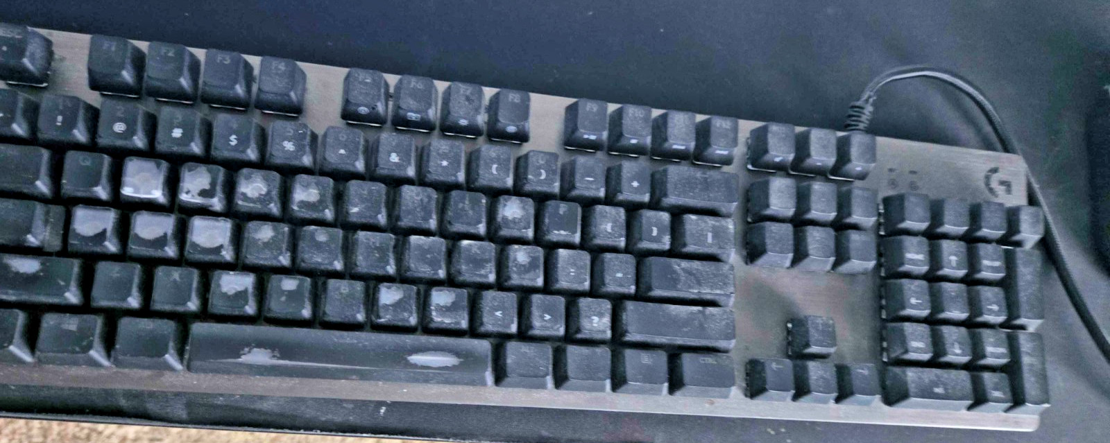 Logitech 100% G512 Dual USB Wired Gaming Keyboard Used but functioning well