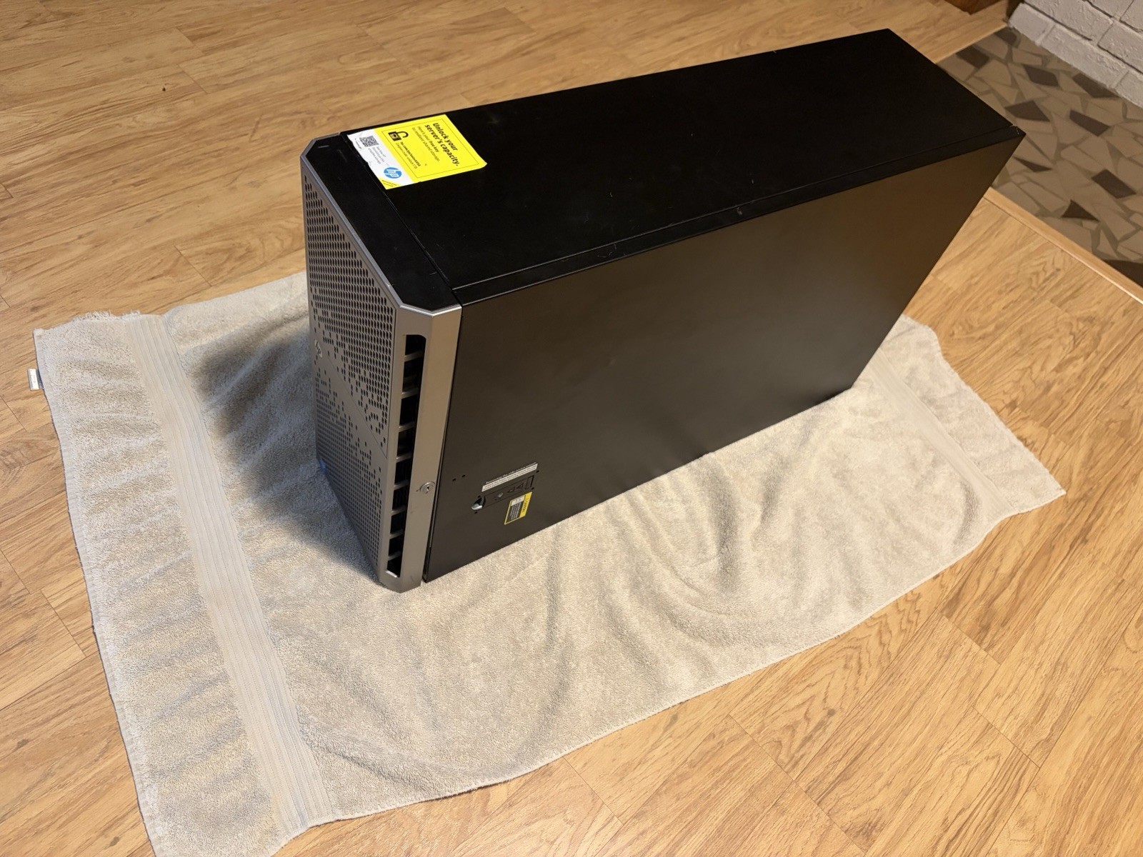 HP Proliant ML350p Gen8 Server 2x E5-2630 2.3Ghz 32GB 2x 460W No SSD/HDDs