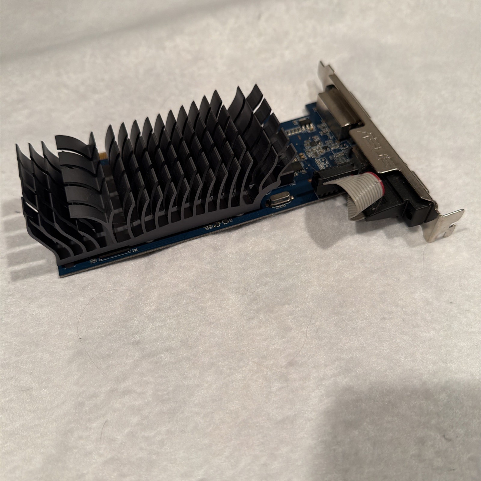 ASUS NVIDIA GeForce 210 PCIe Desktop Graphics Video Card GPU
