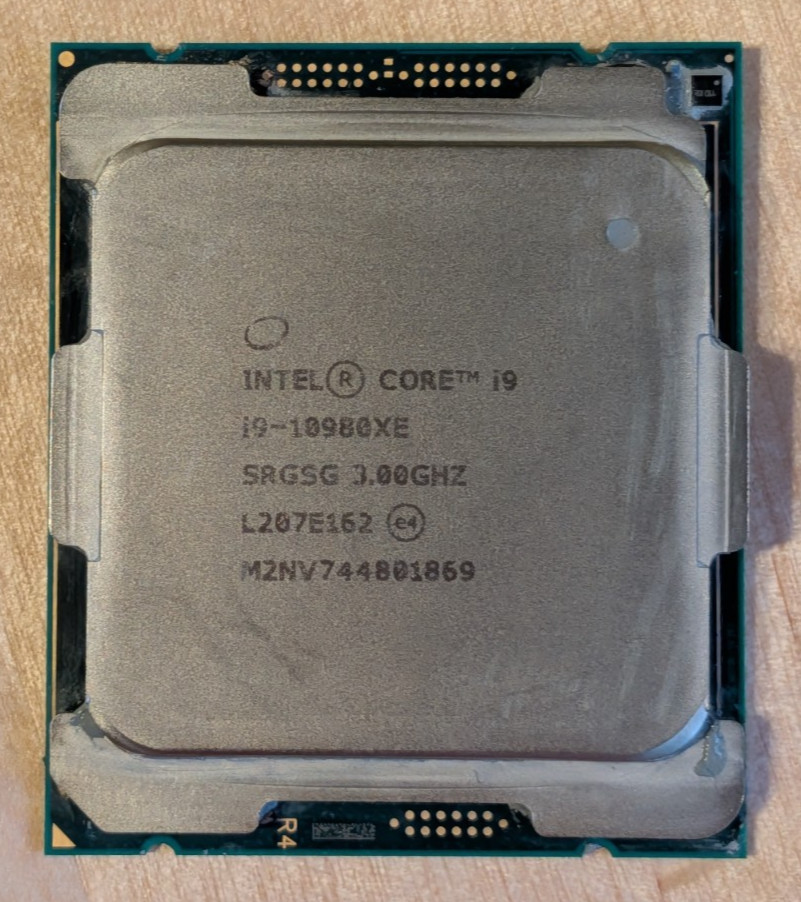 Intel Core i9-10980XE SRGSG 3.00GHz 24.75MB 18-Core LGA2066 CPU Processor