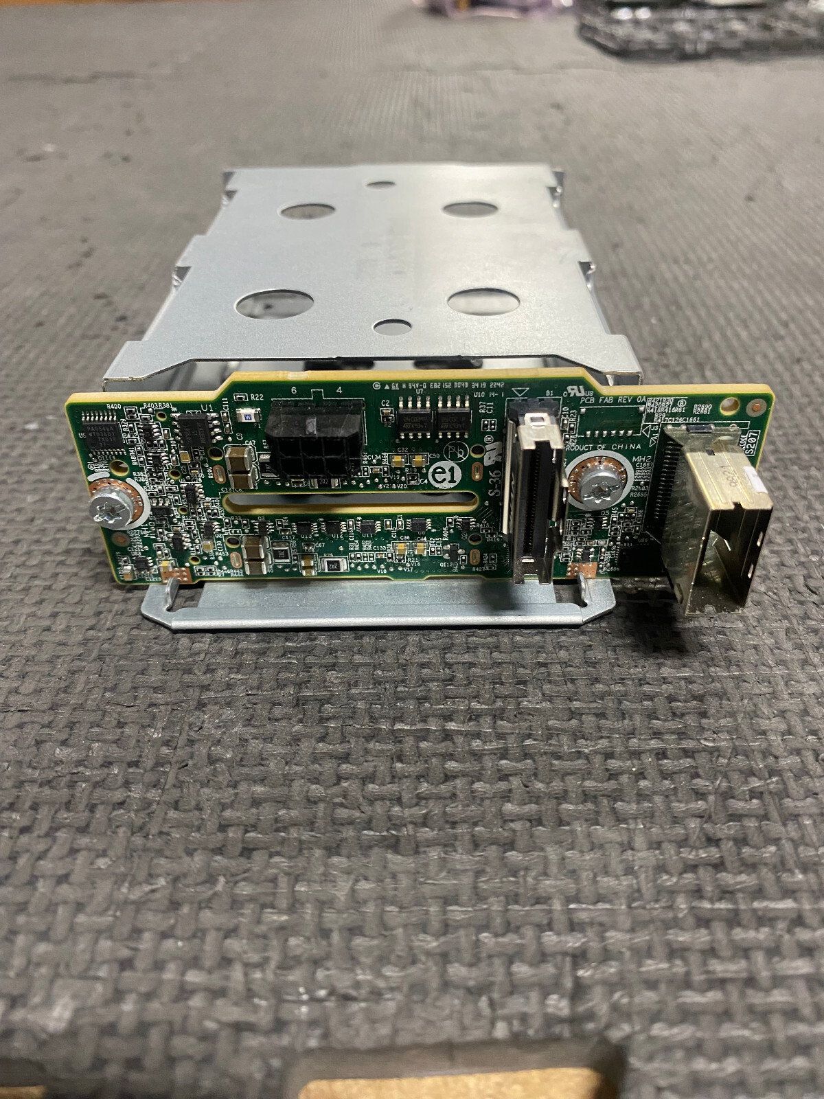 HPE 875064-001 DL380 G10 2 SFF NVME/SAS Backplane with metal cage