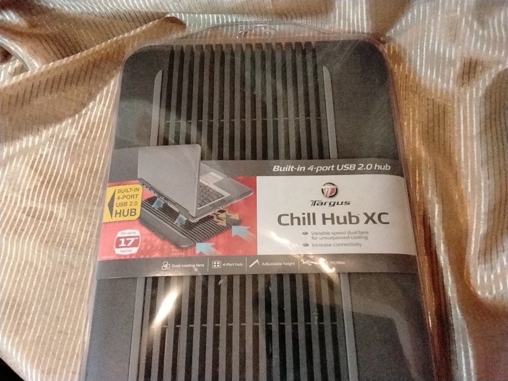Targus 16" Dual Fan Laptop Chill Mat AWE61US - New in Sealed Package