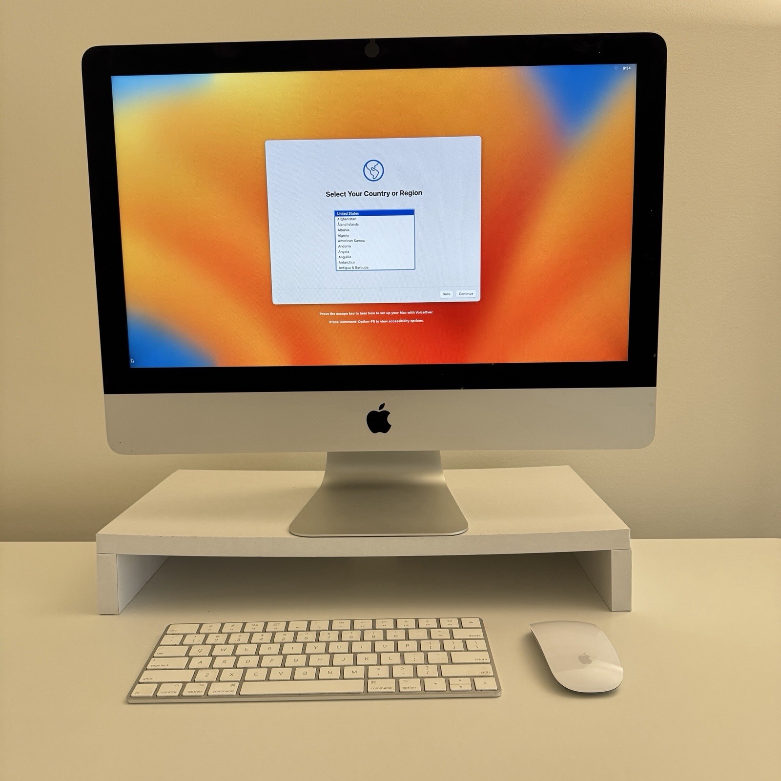 Apple iMac 21.5-Inch 2017 2.3GHz Intel Core i5 1TB HDD, 8GB MacOS Sierra