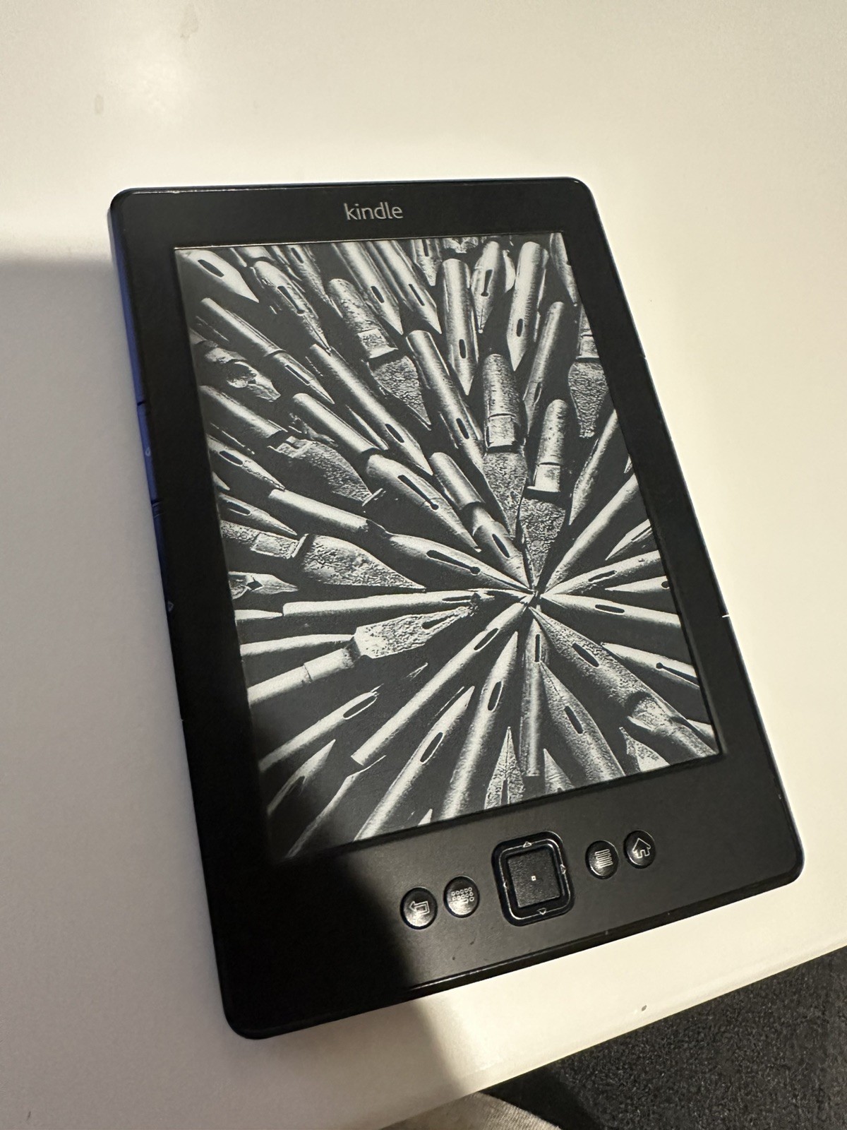Amazon Kindle 4th Gen. D01100 eReader 2GB, Wi-Fi, 6-inch Black Button USB Port