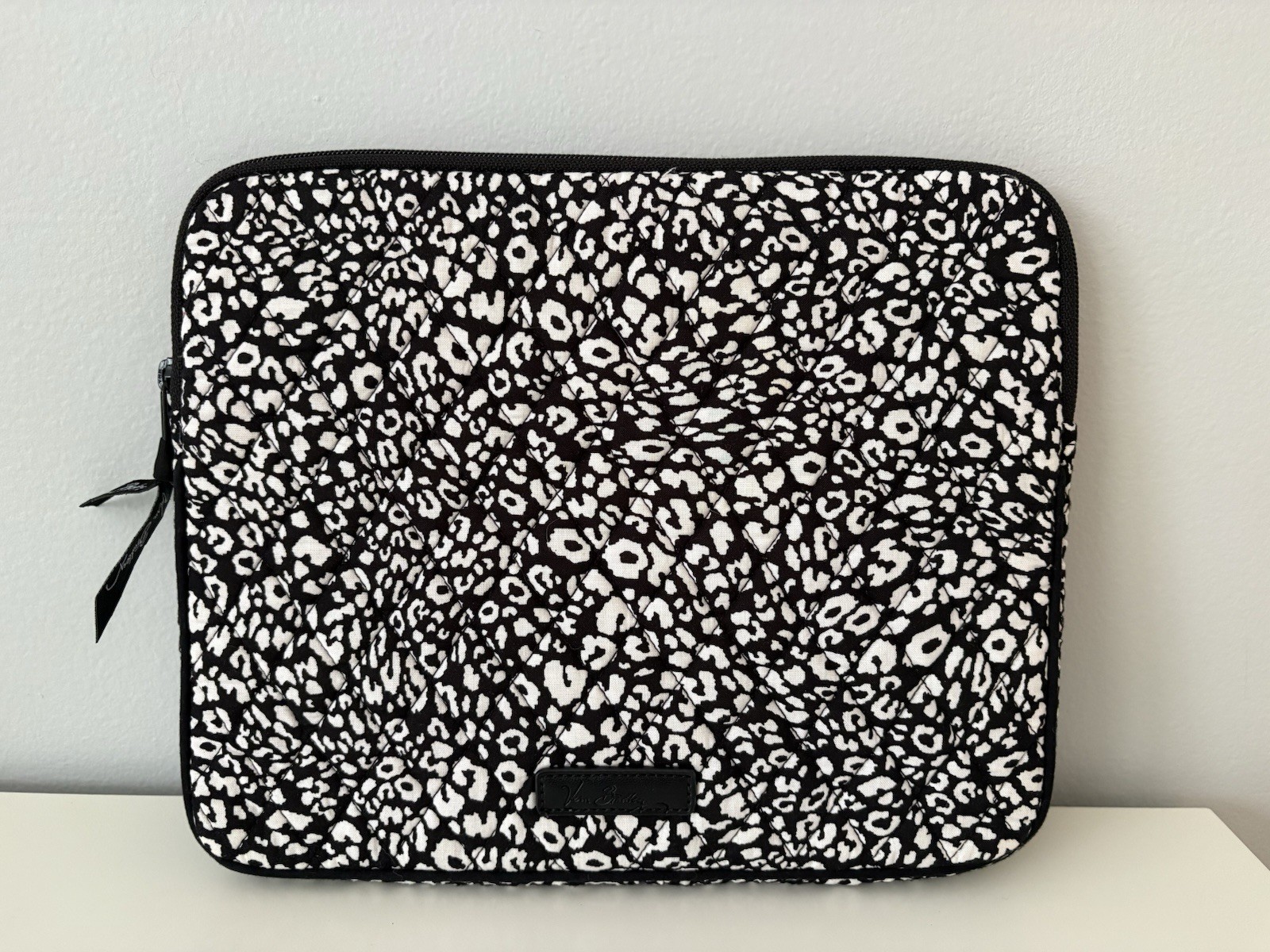 Vera Bradley Camo Cat Zippered iPad Tablet Sleeve Black & White Padded EUC
