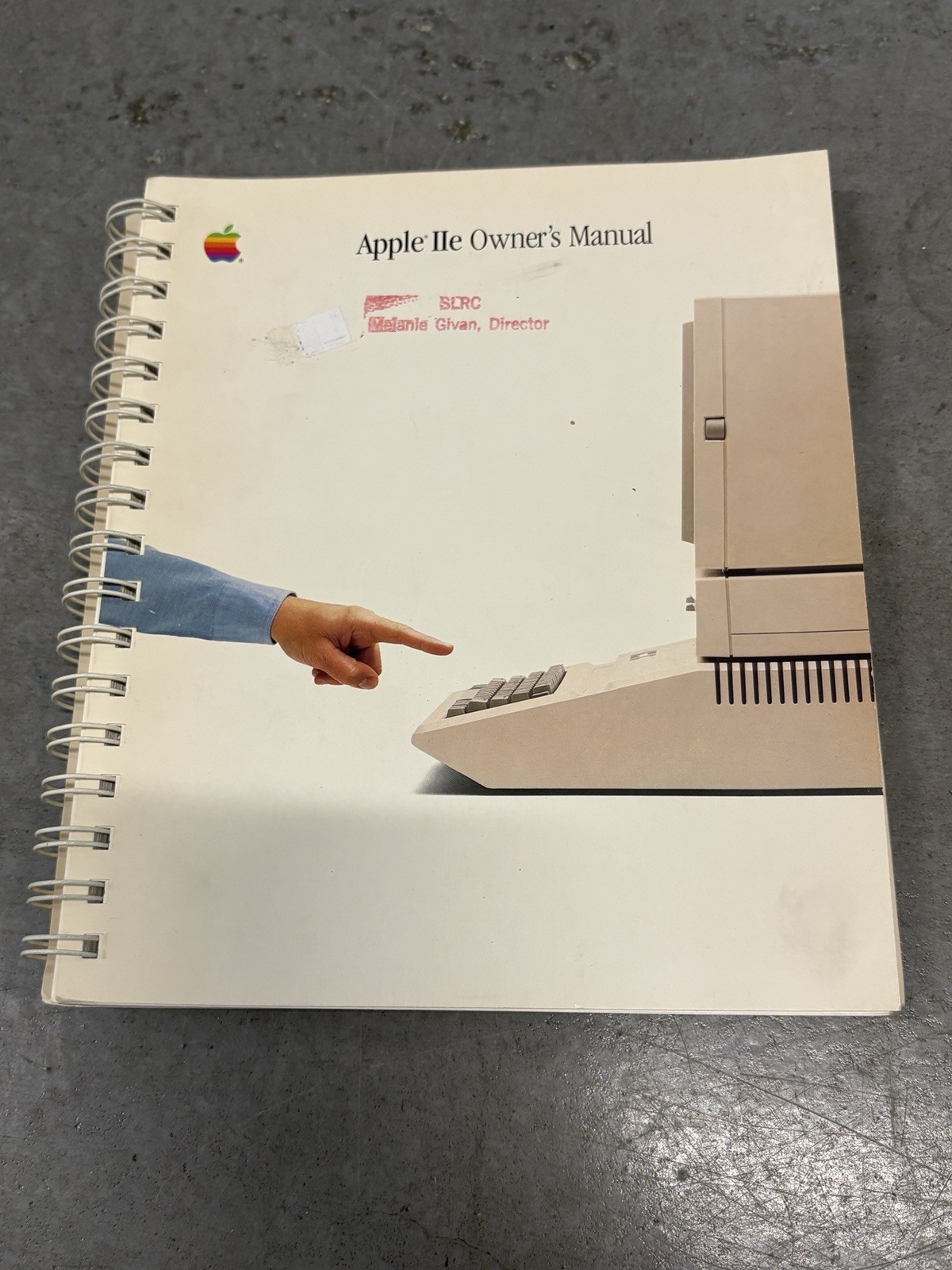 1985 Apple II - Apple IIe Owner's Manual (Guide) Spiralbound 030-1140-A