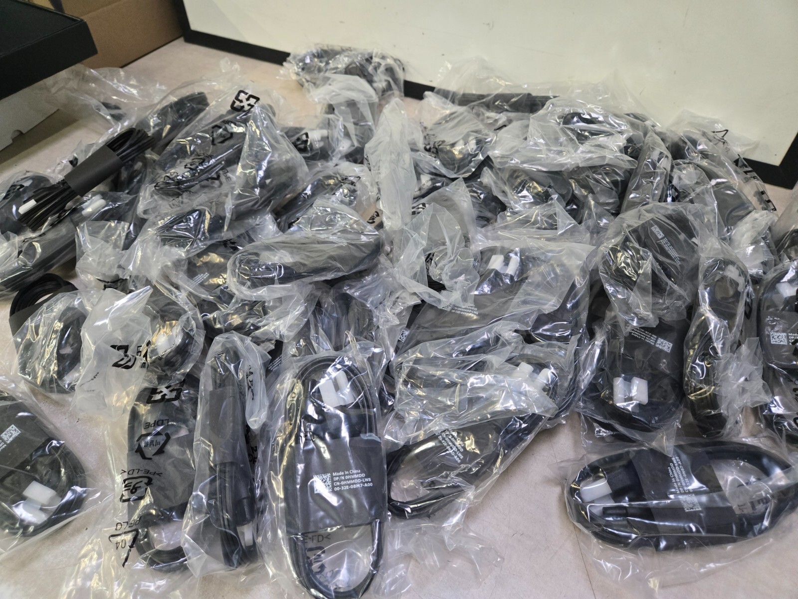 Lot of 60 Genuine Dell 0HMMD DC 4.5mm AC Adapter Charger Wholesale