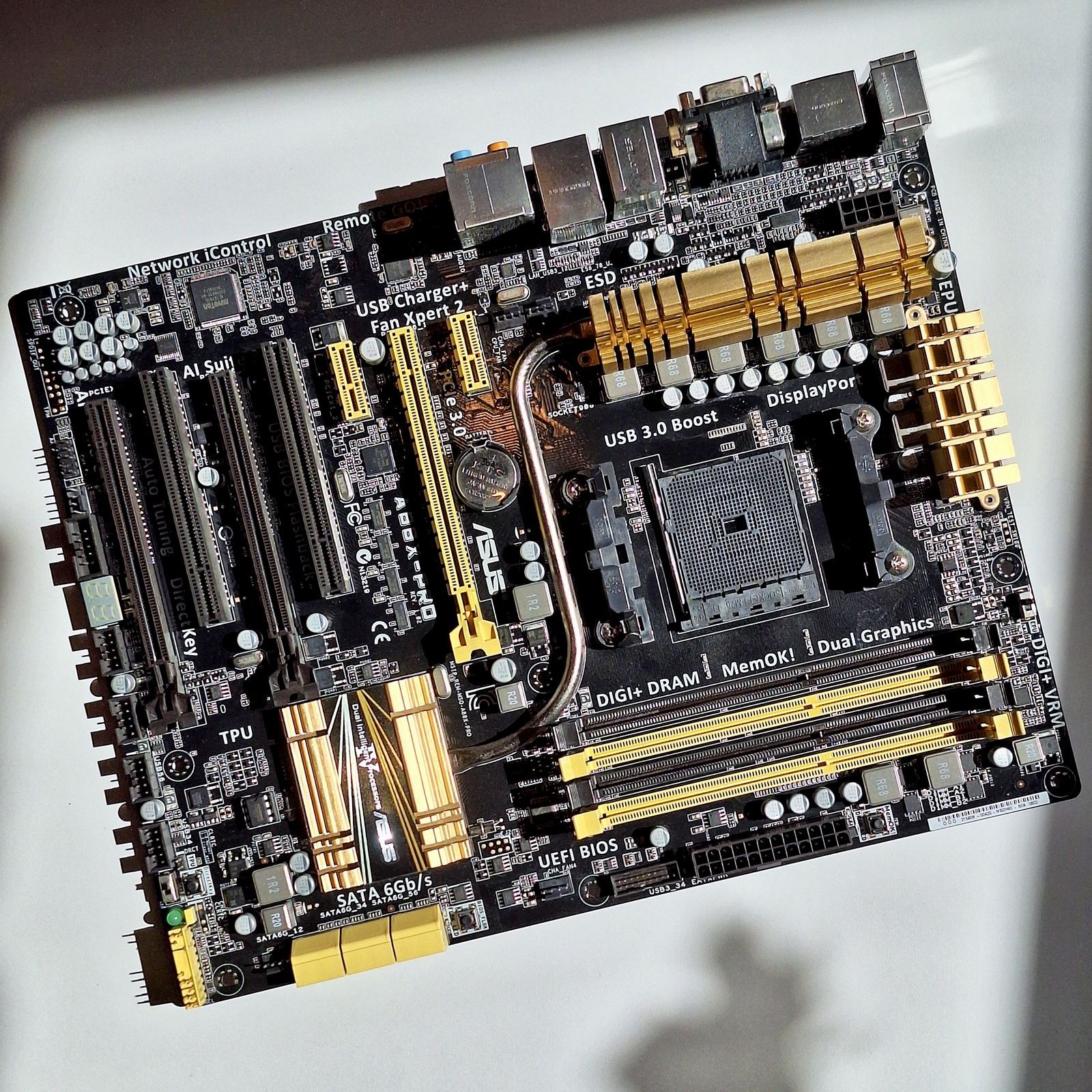 ASUS A88X-PRO FM2/FM2+ ATX DDR3 AMD Motherboard with Debug LED *TESTED*