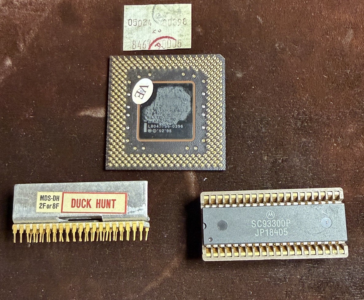 3 Vintage Ceramic IC Chip Lot Game Motorola SC93300P ++  Untested